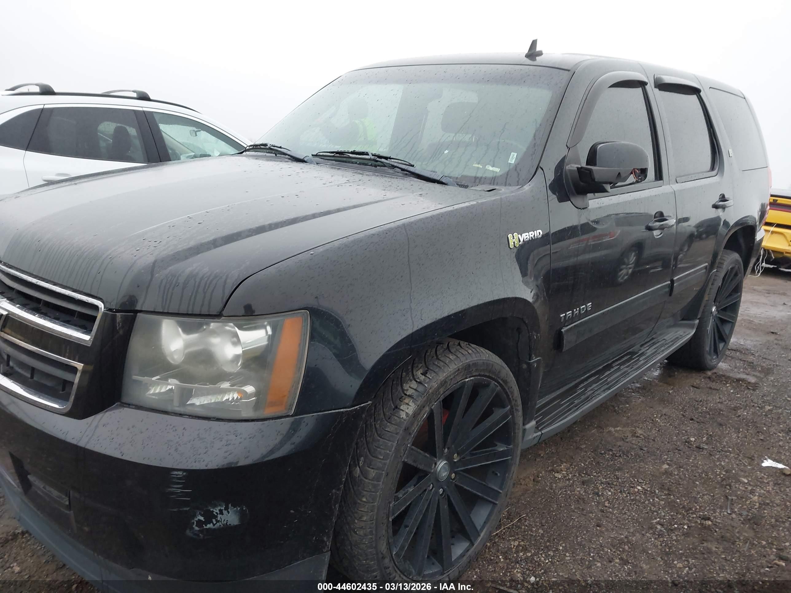 CHEVROLET TAHOE image 2