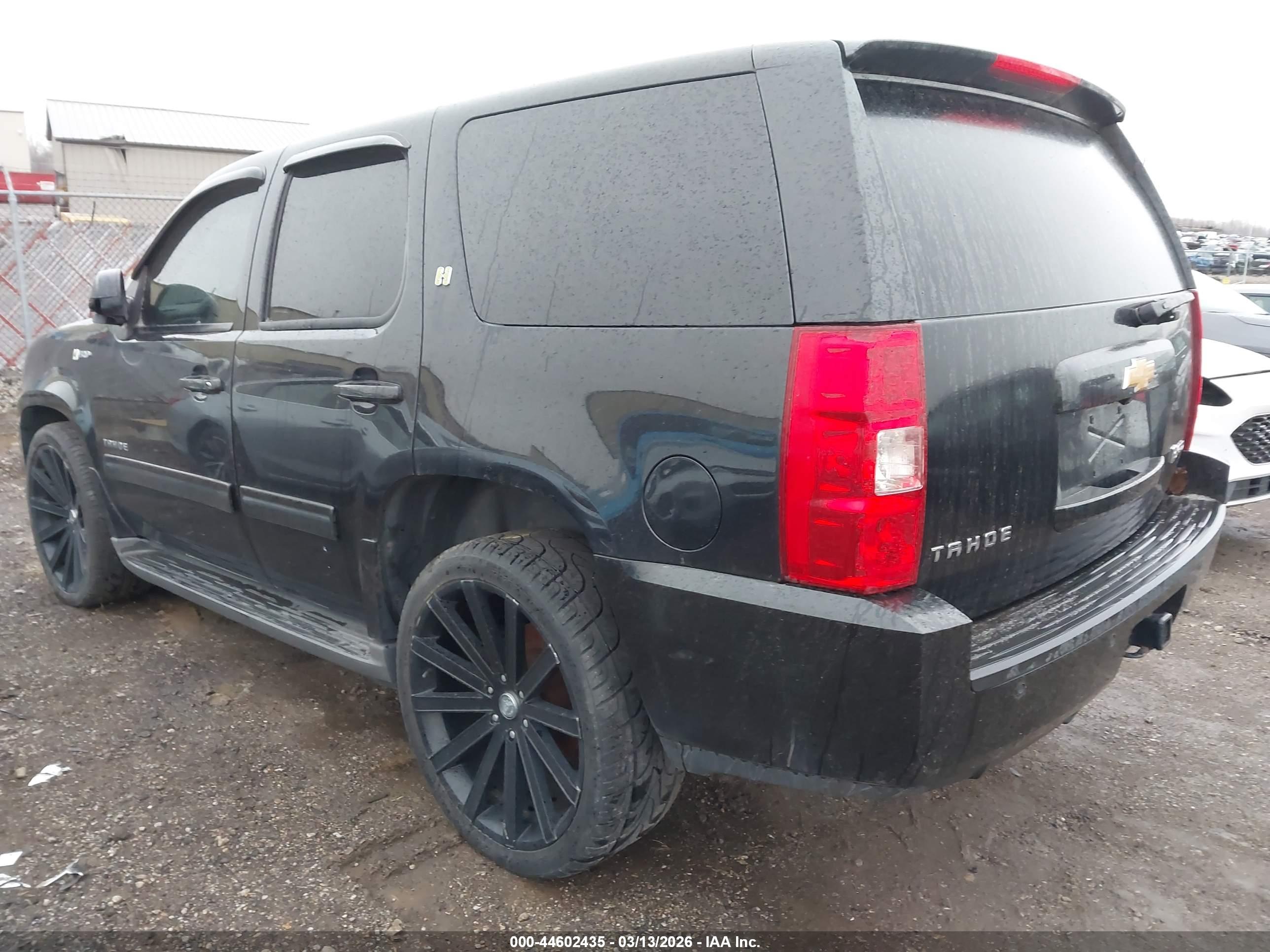 CHEVROLET TAHOE image 3
