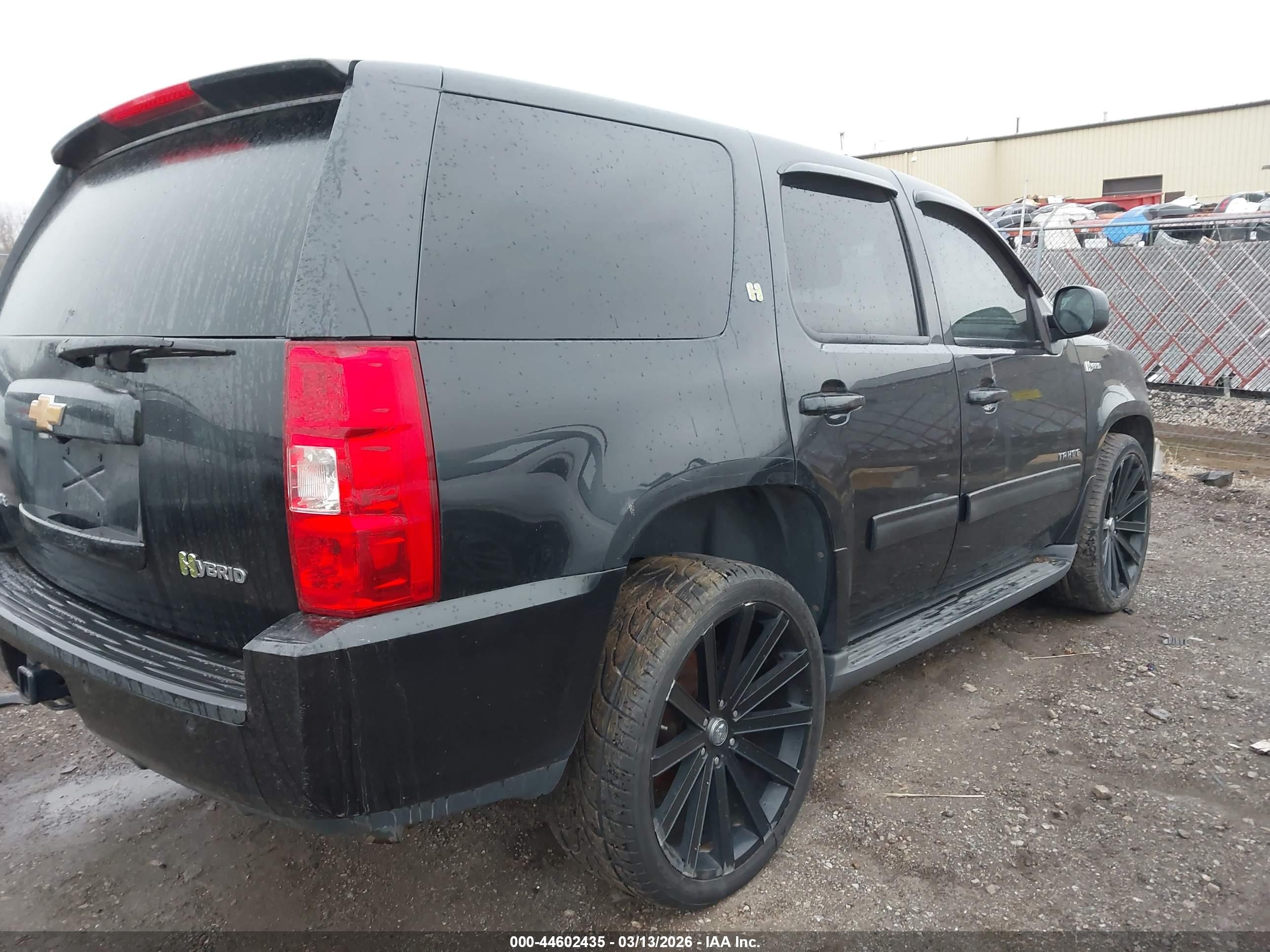 CHEVROLET TAHOE image 4