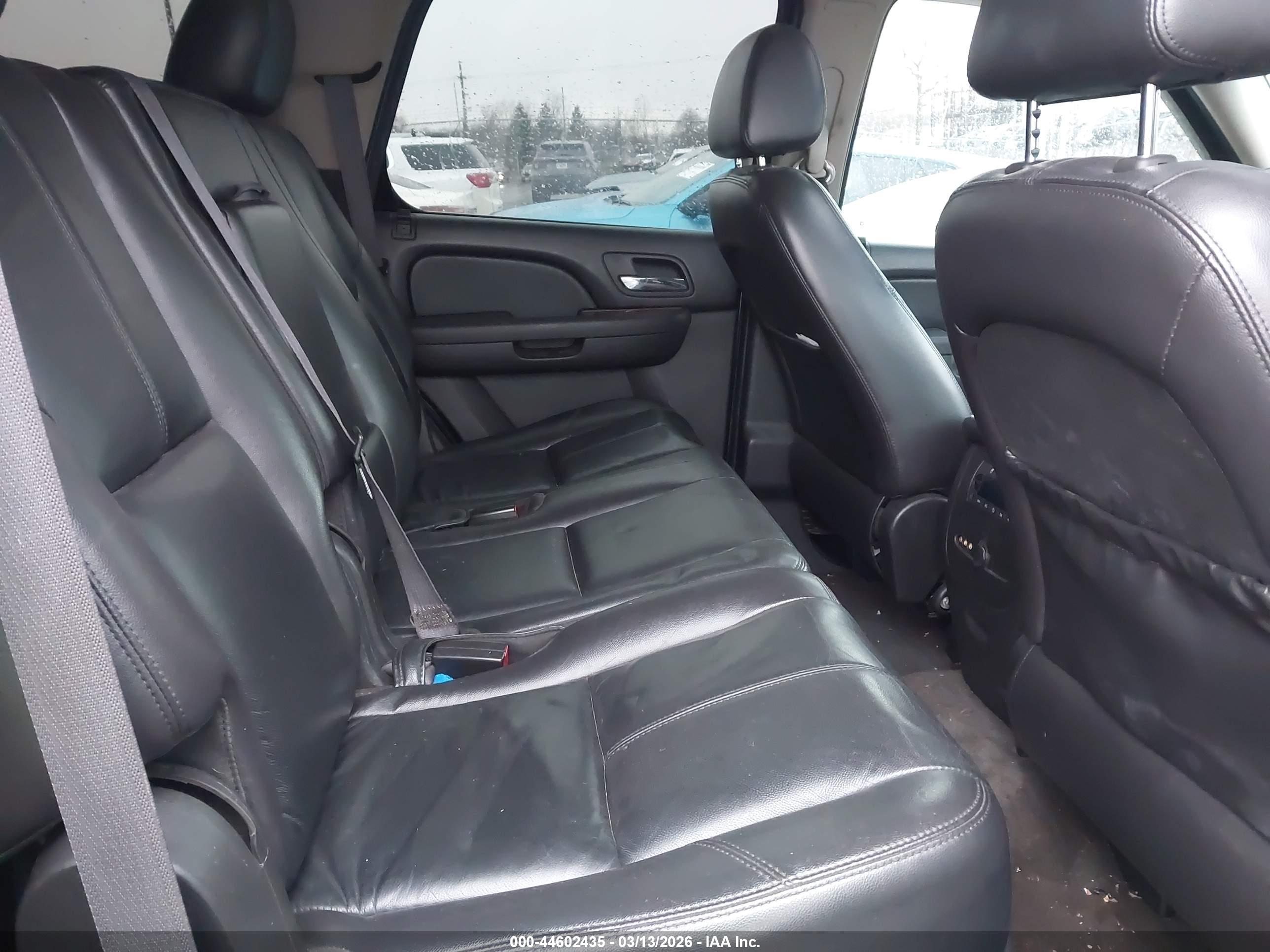 CHEVROLET TAHOE image 8