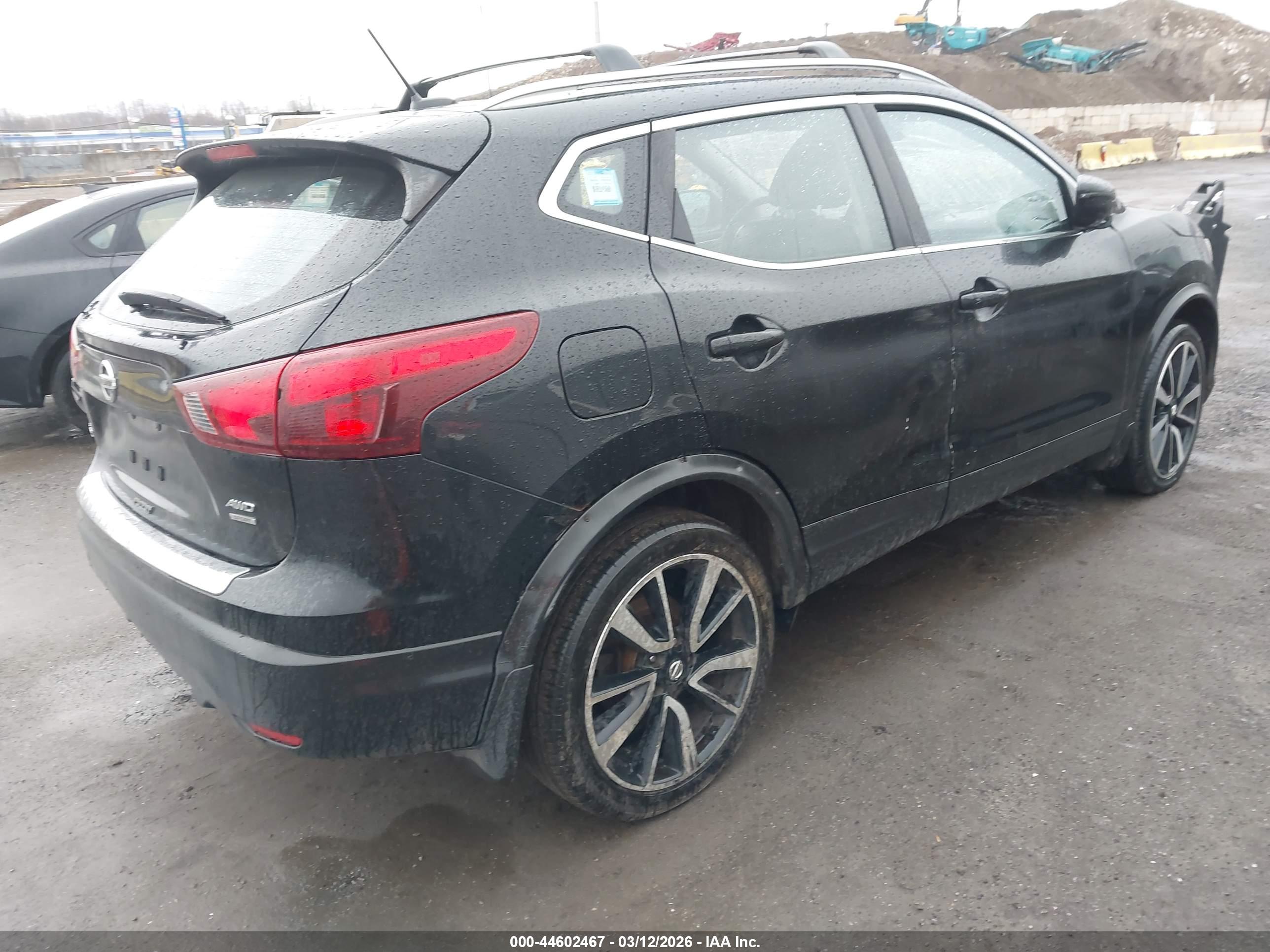 NISSAN ROGUE image 4