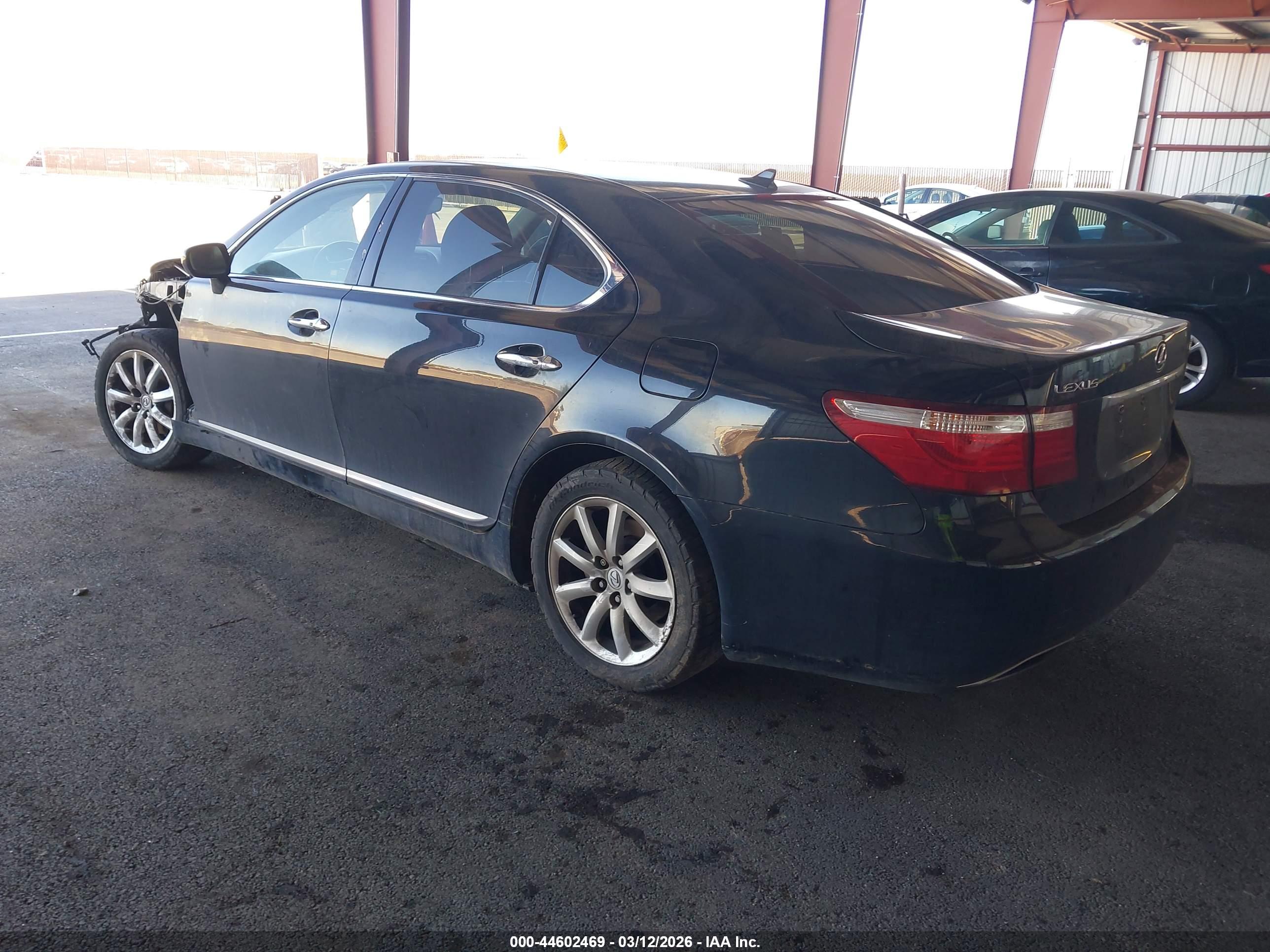 LEXUS LS image 3