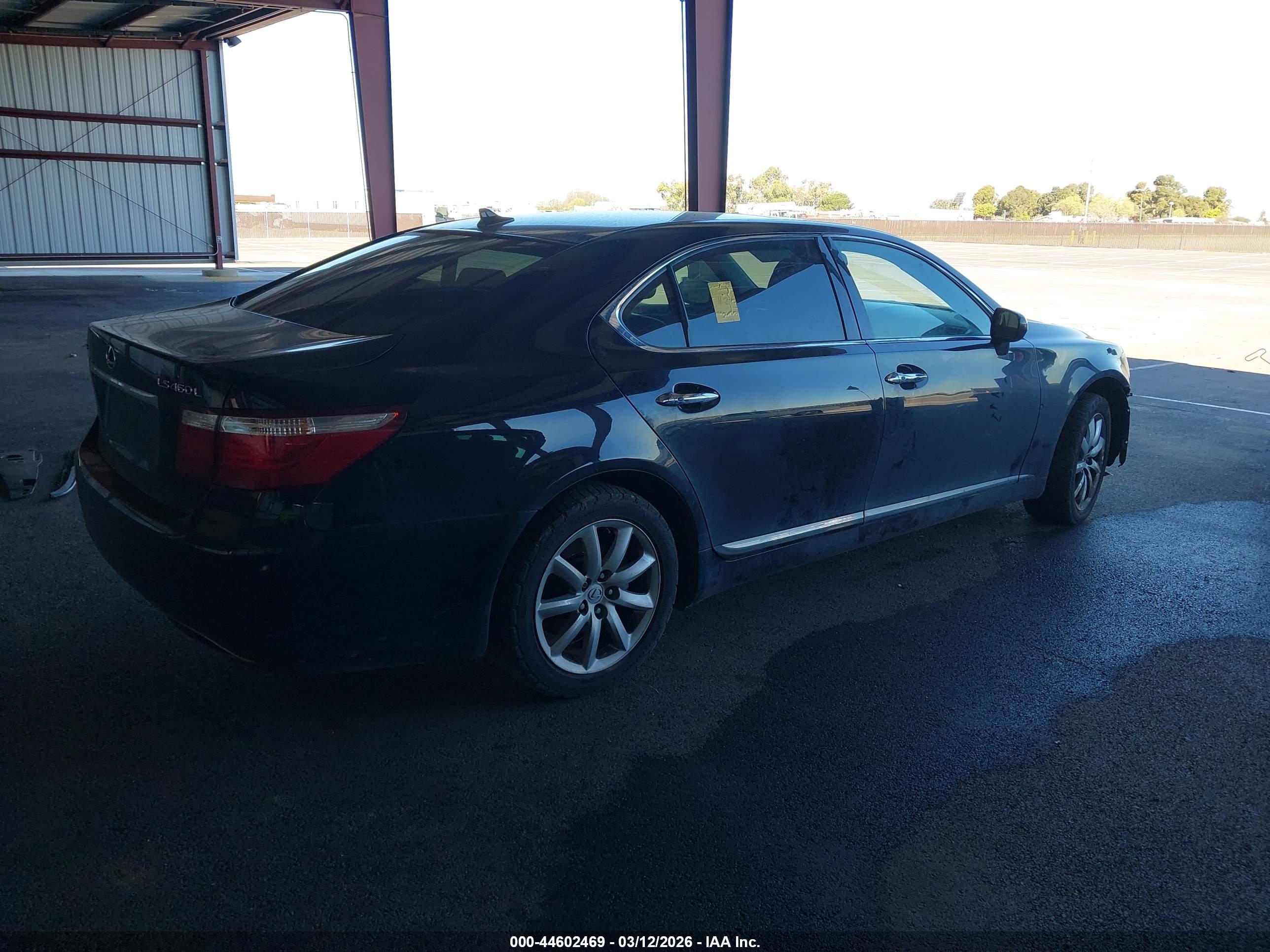 LEXUS LS image 4