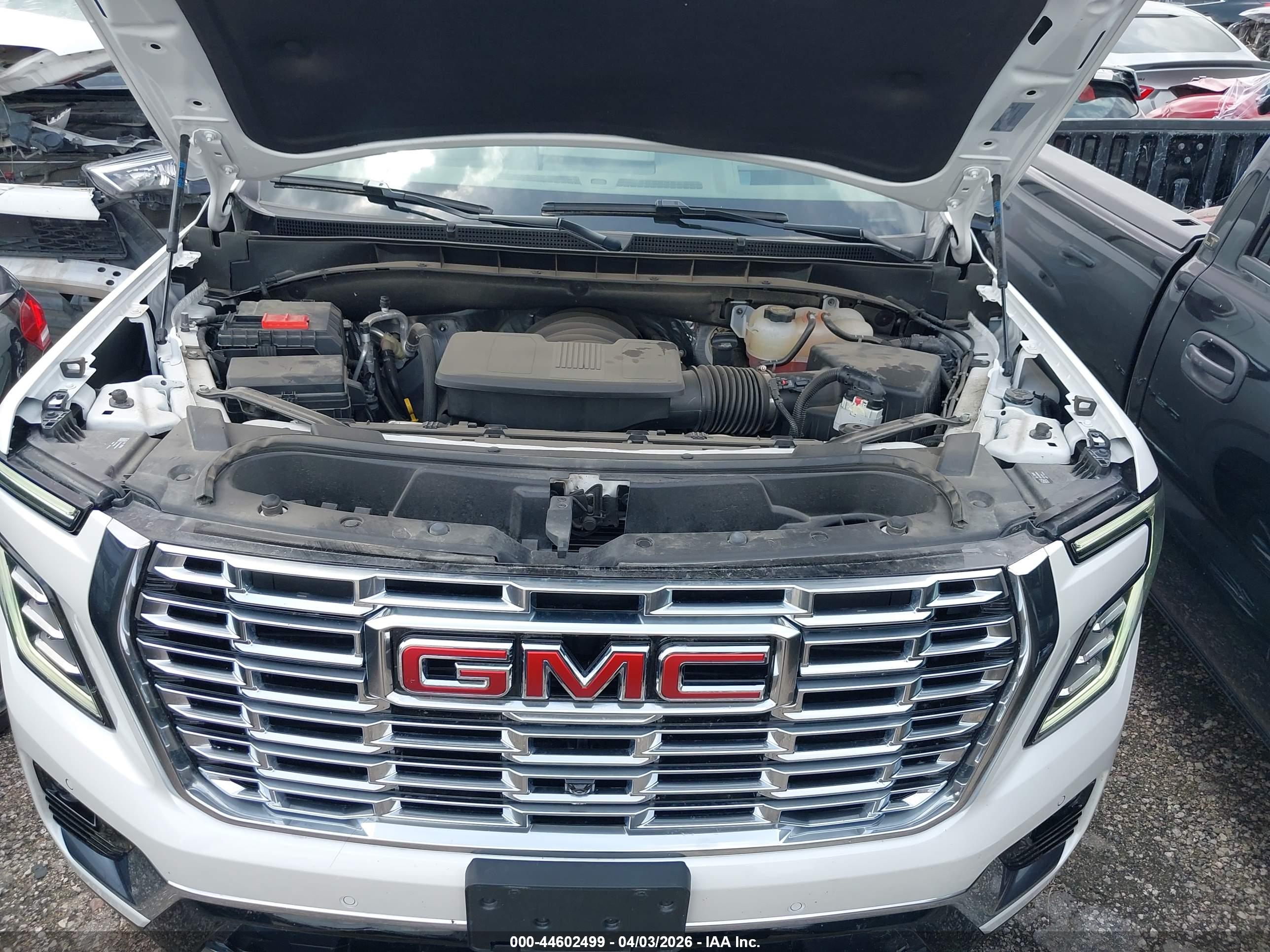 GMC YUKON image 10
