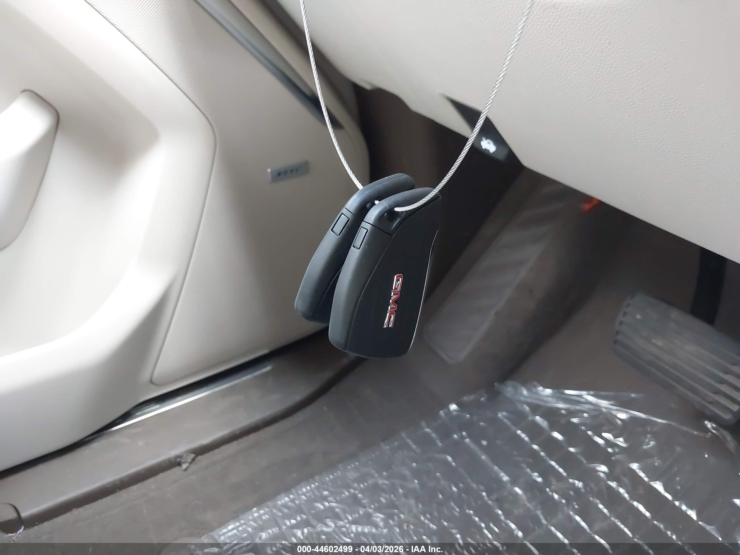 GMC YUKON image 11