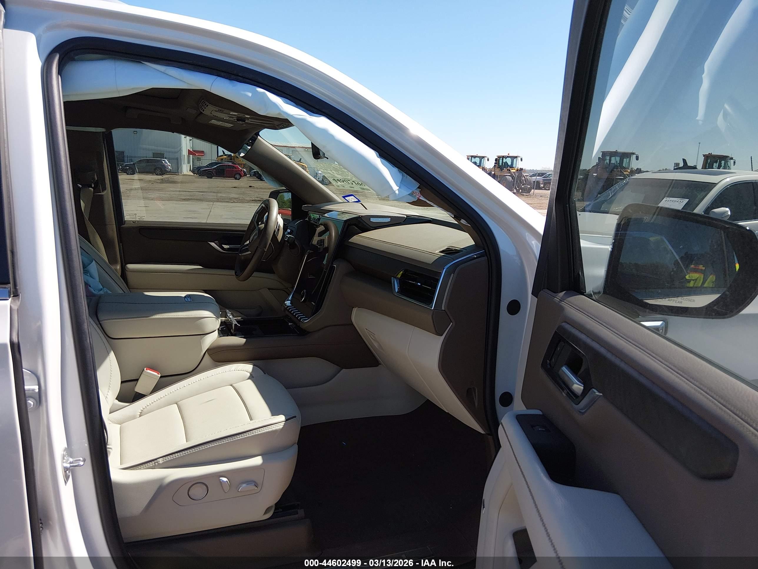 GMC YUKON image 5