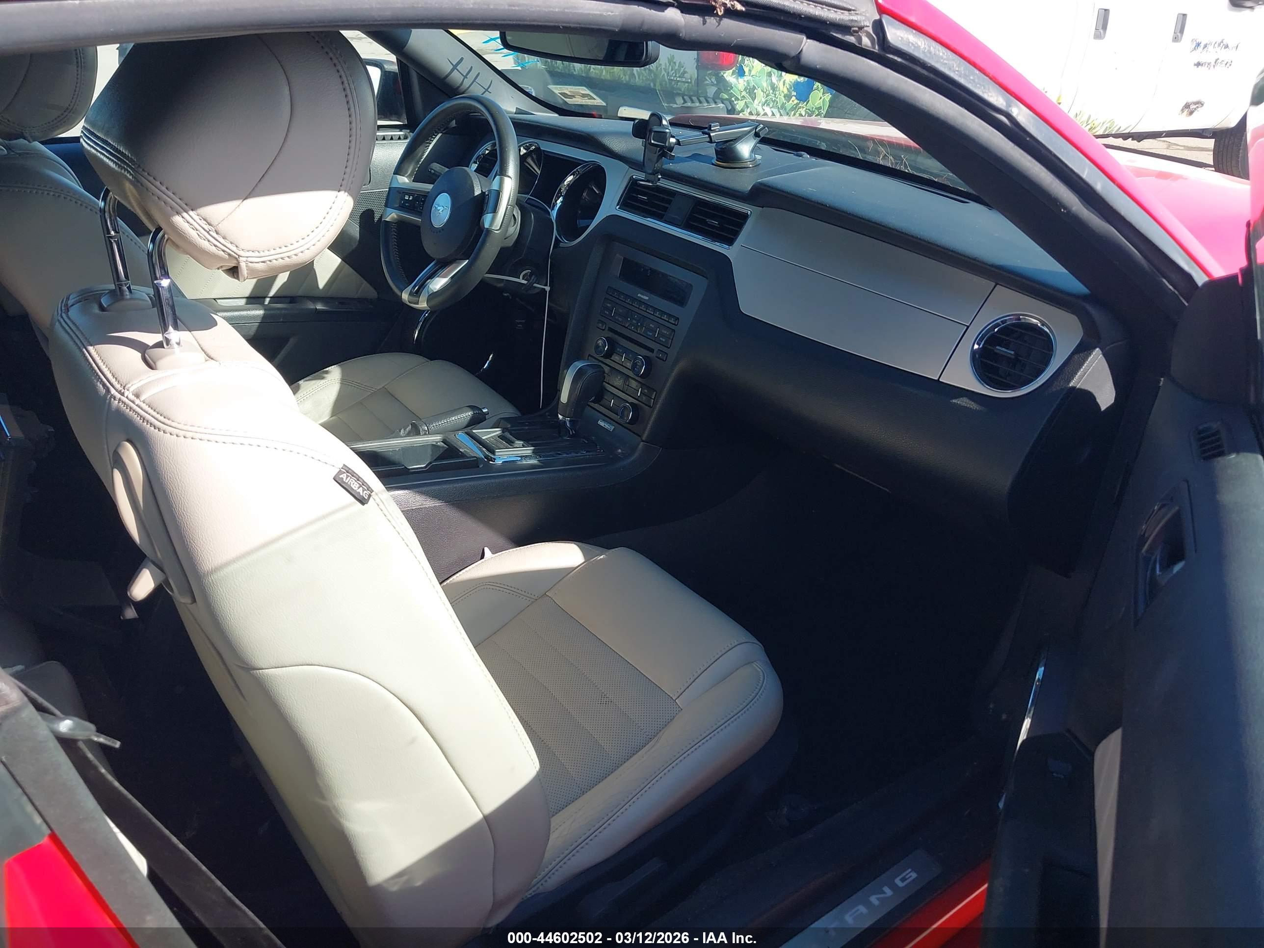 FORD MUSTANG image 5