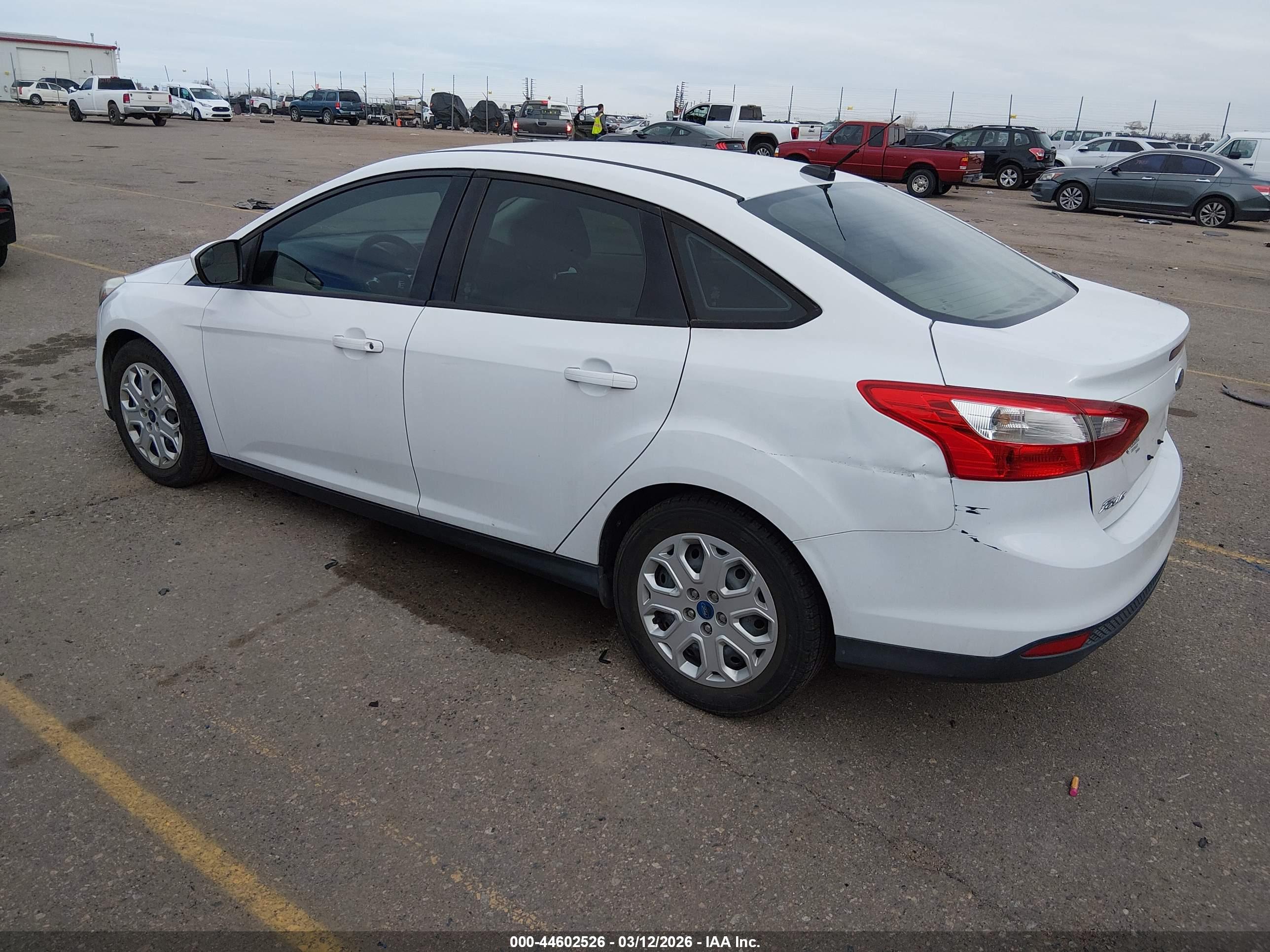 FORD FOCUS image 3