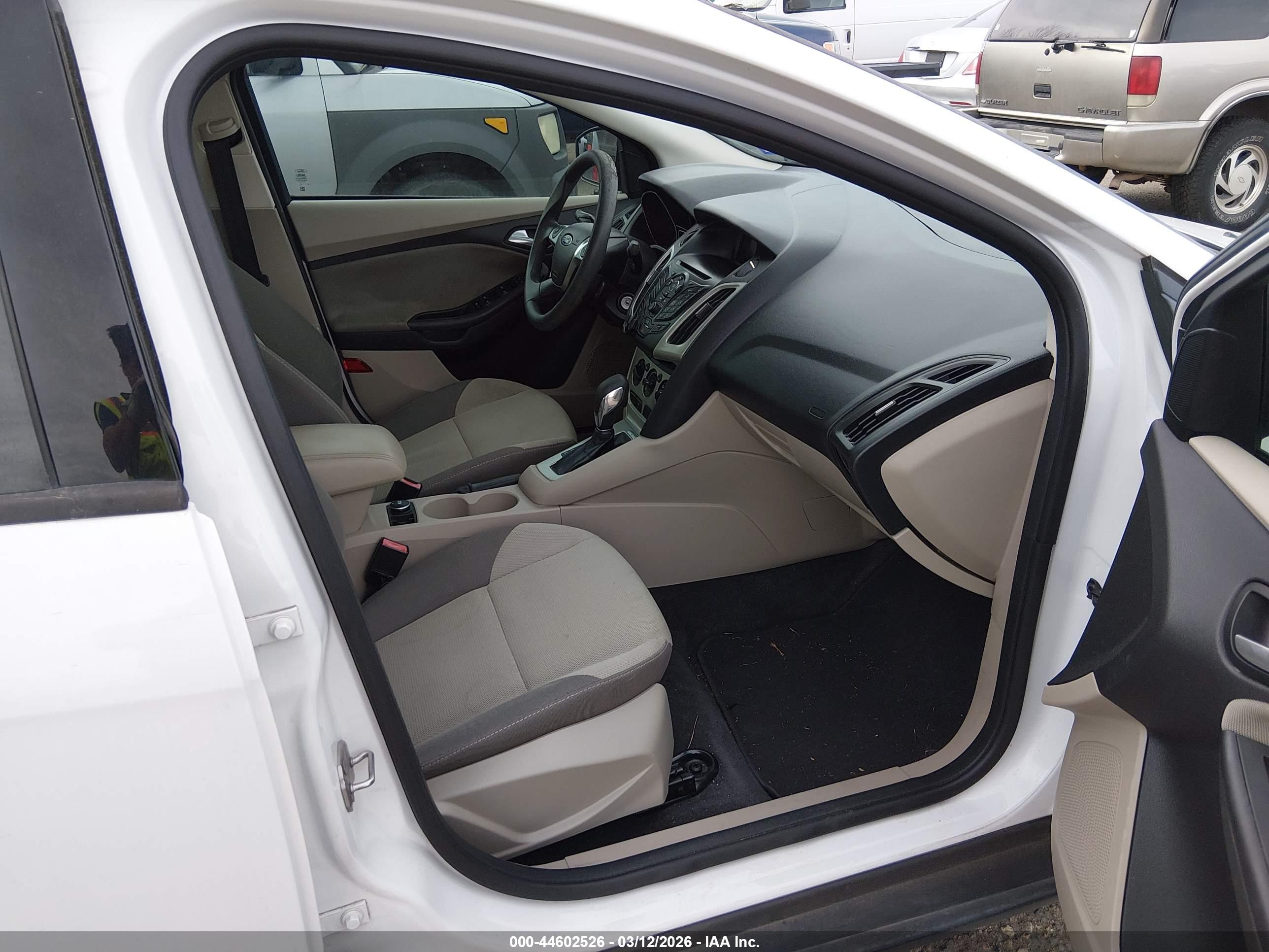FORD FOCUS image 5