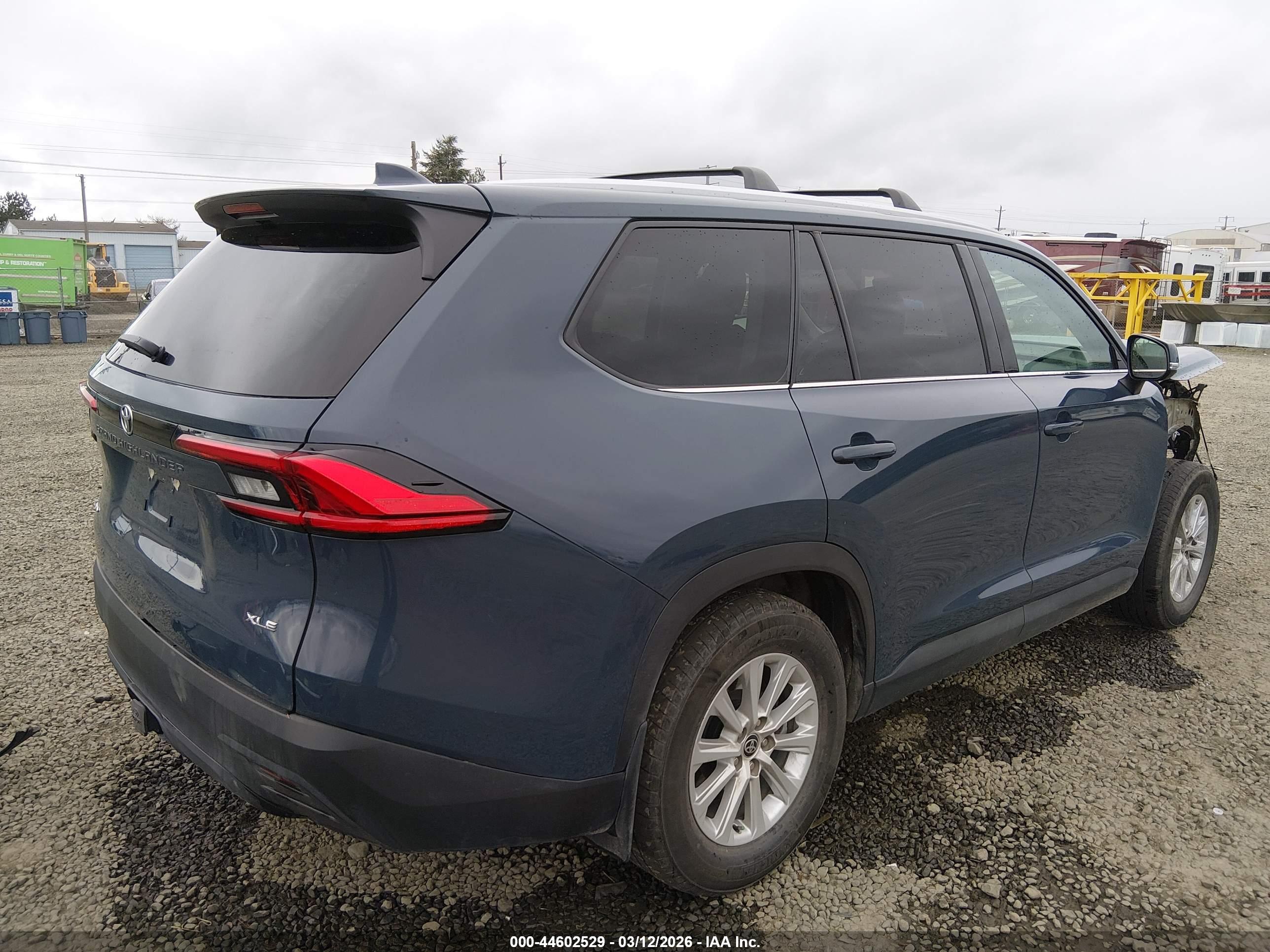 TOYOTA GRAND image 4