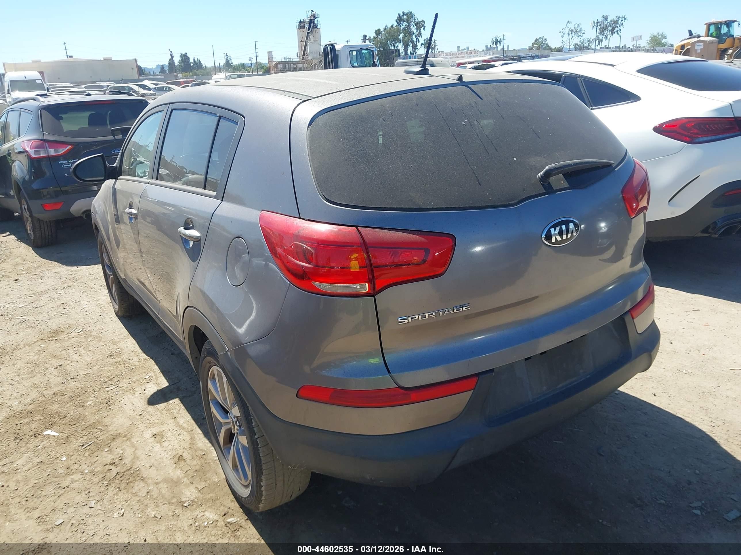 KIA SPORTAGE image 3