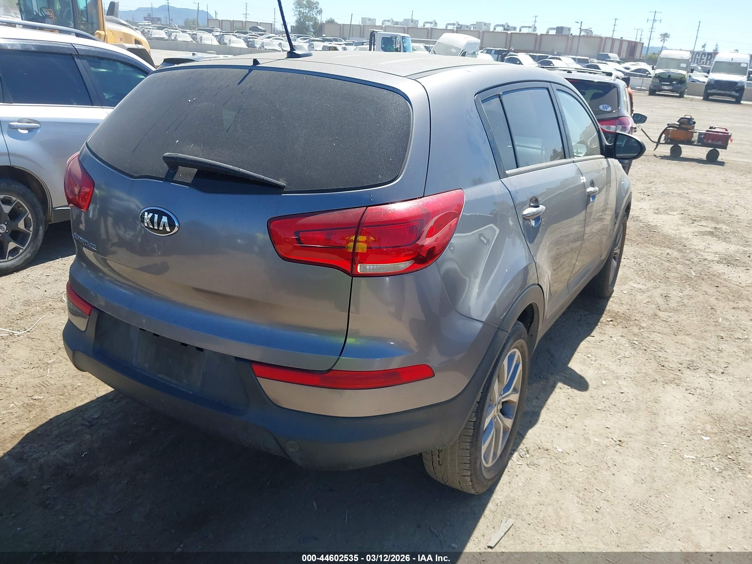 KIA SPORTAGE image 4