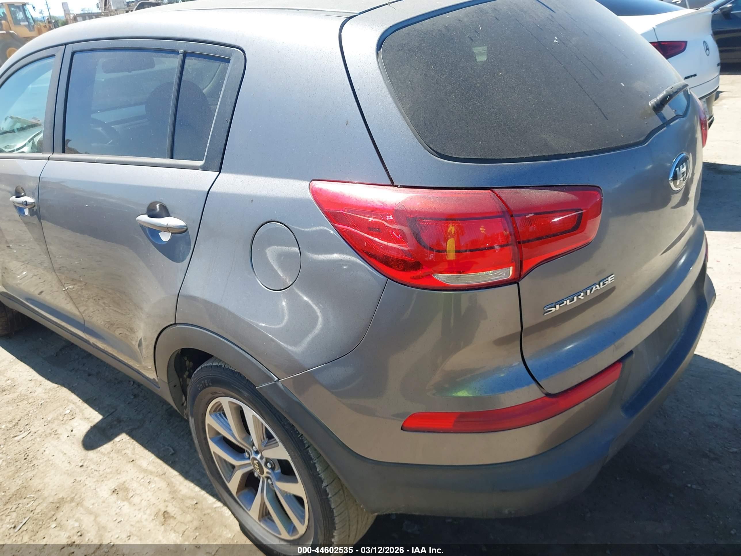 KIA SPORTAGE image 6