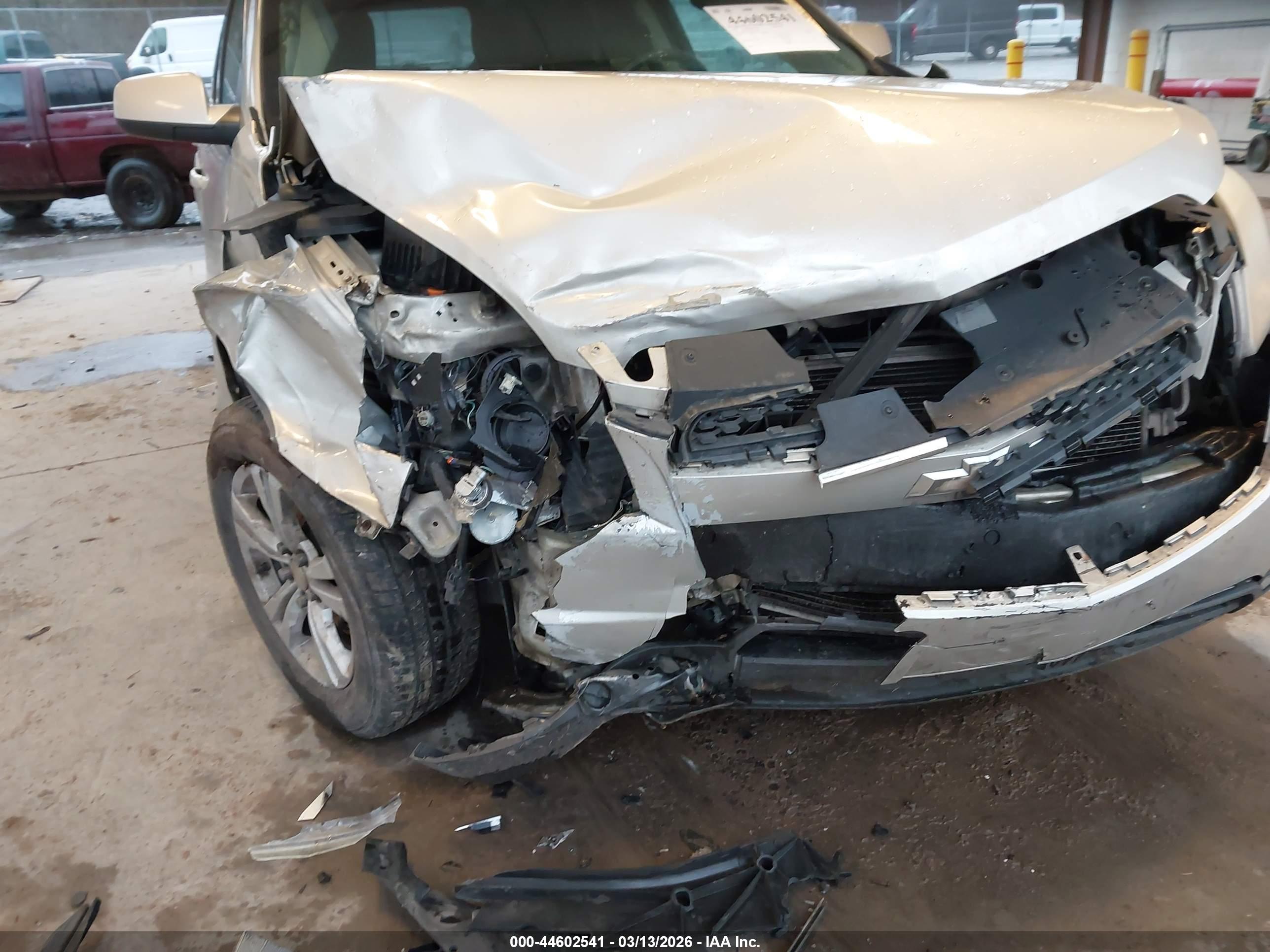 CHEVROLET EQUINOX image 6