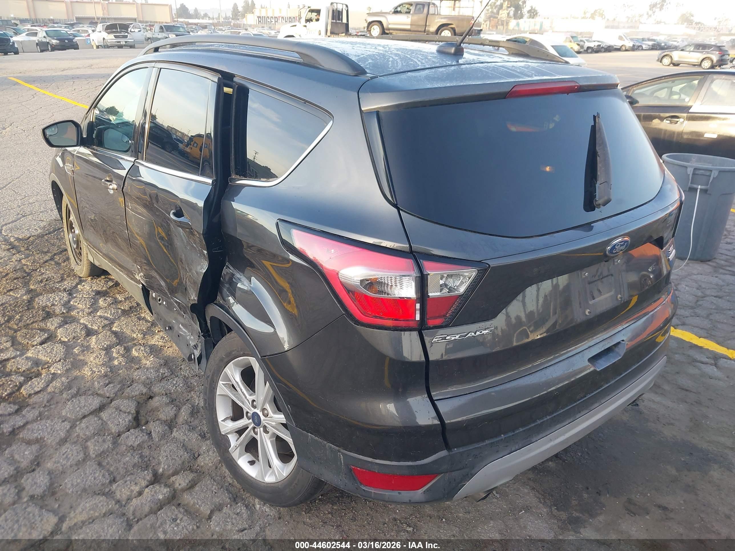 FORD ESCAPE image 3
