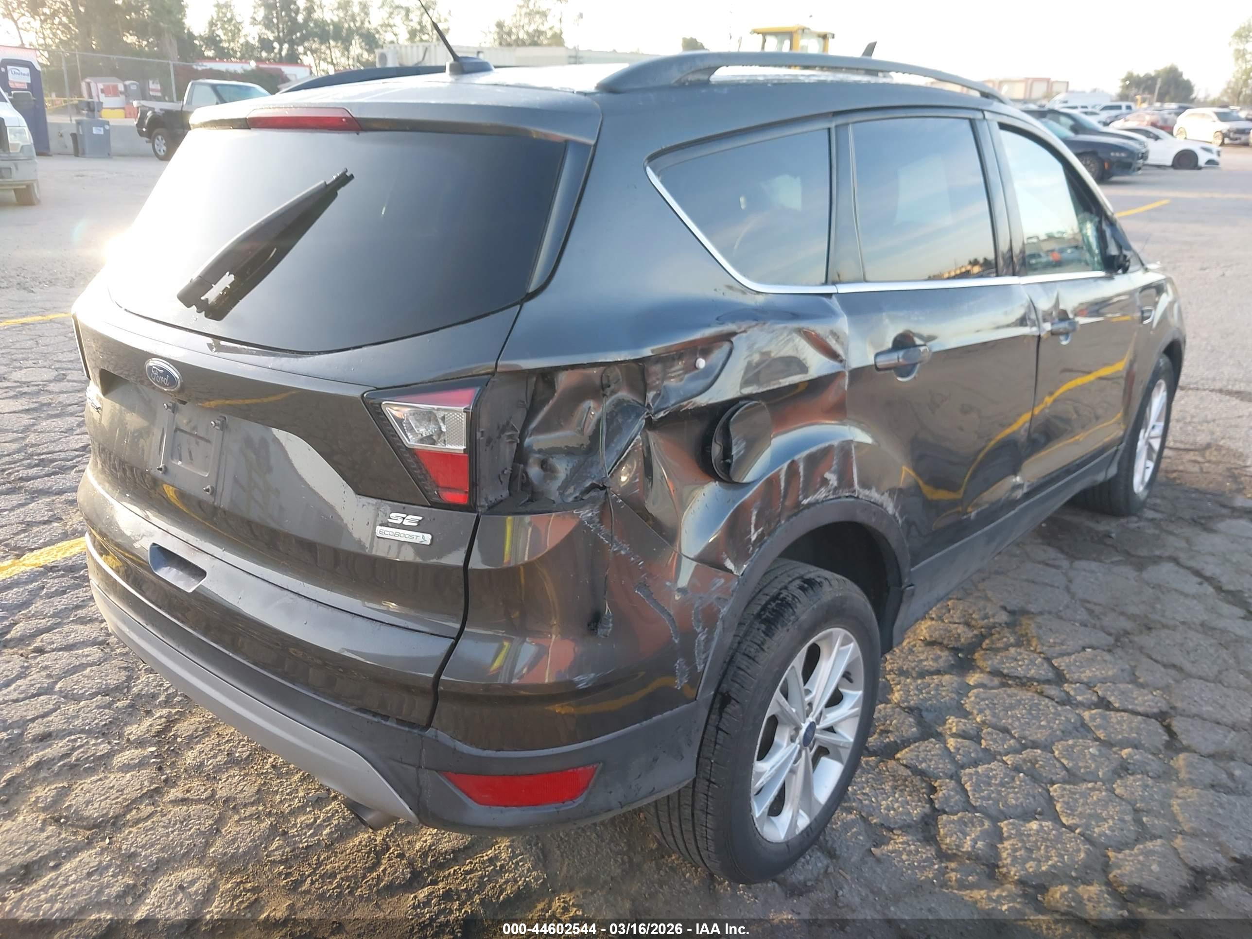 FORD ESCAPE image 4