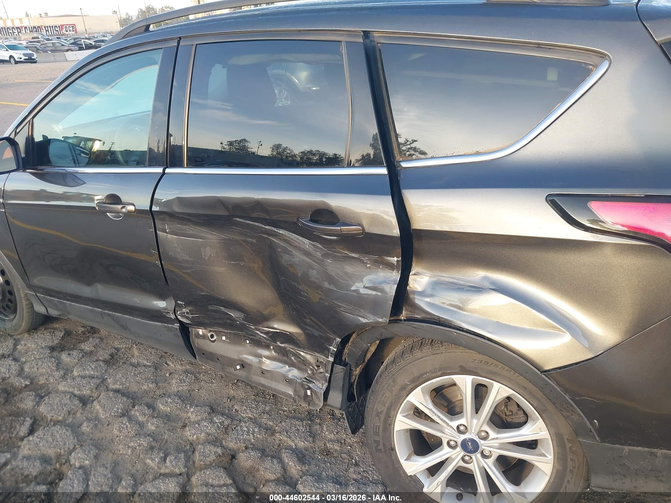 FORD ESCAPE image 6