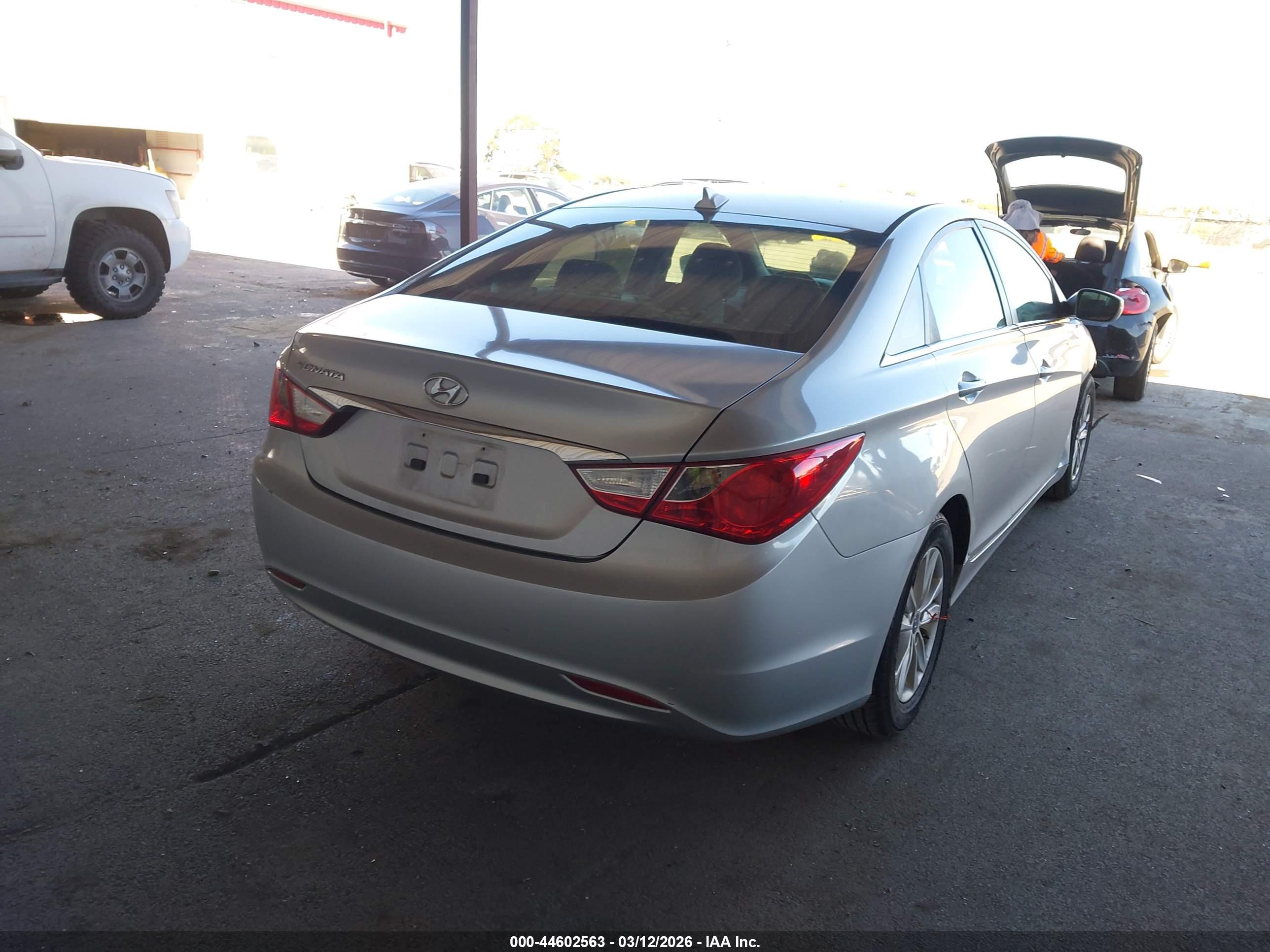 HYUNDAI SONATA image 4