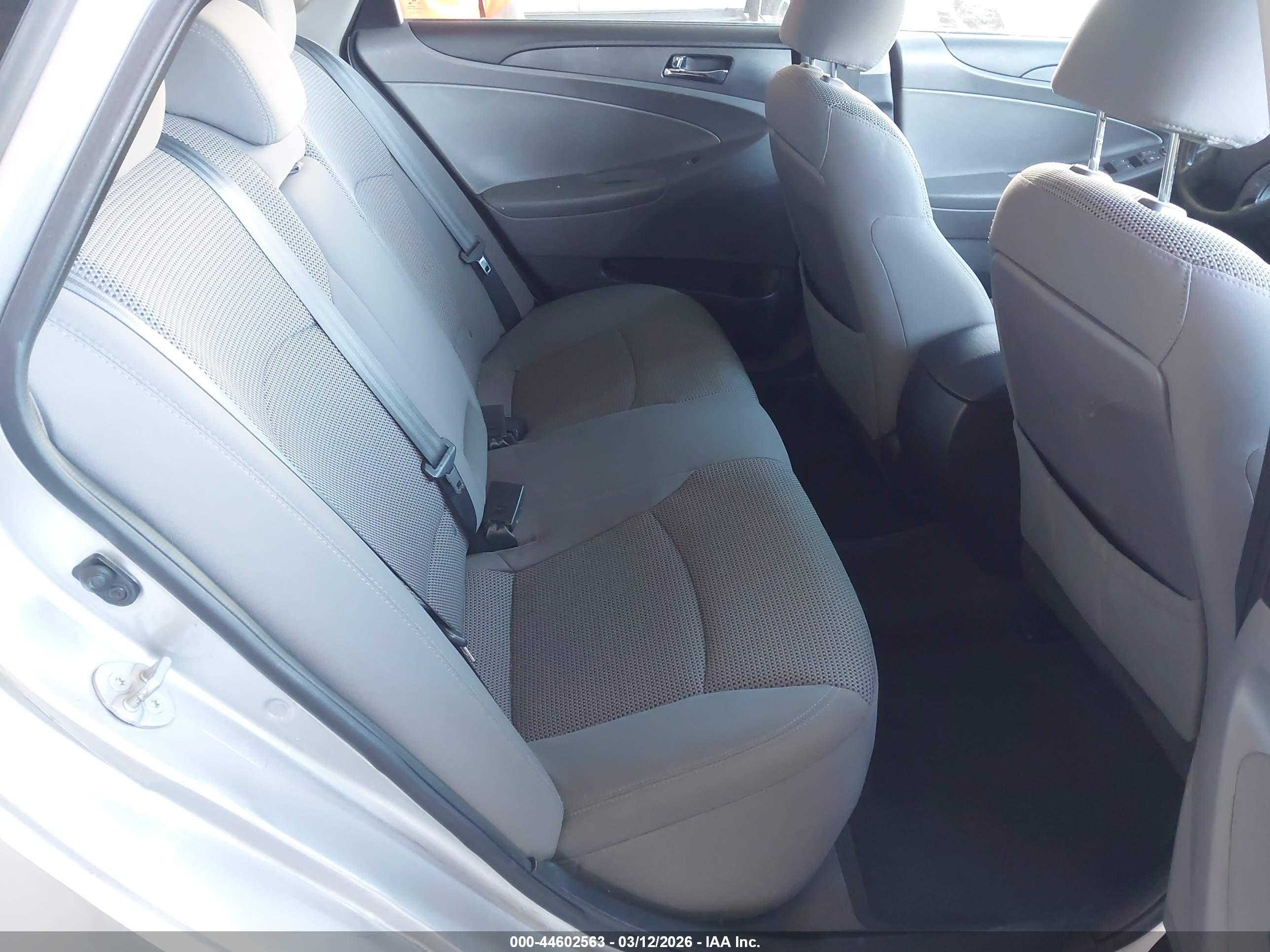 HYUNDAI SONATA image 8