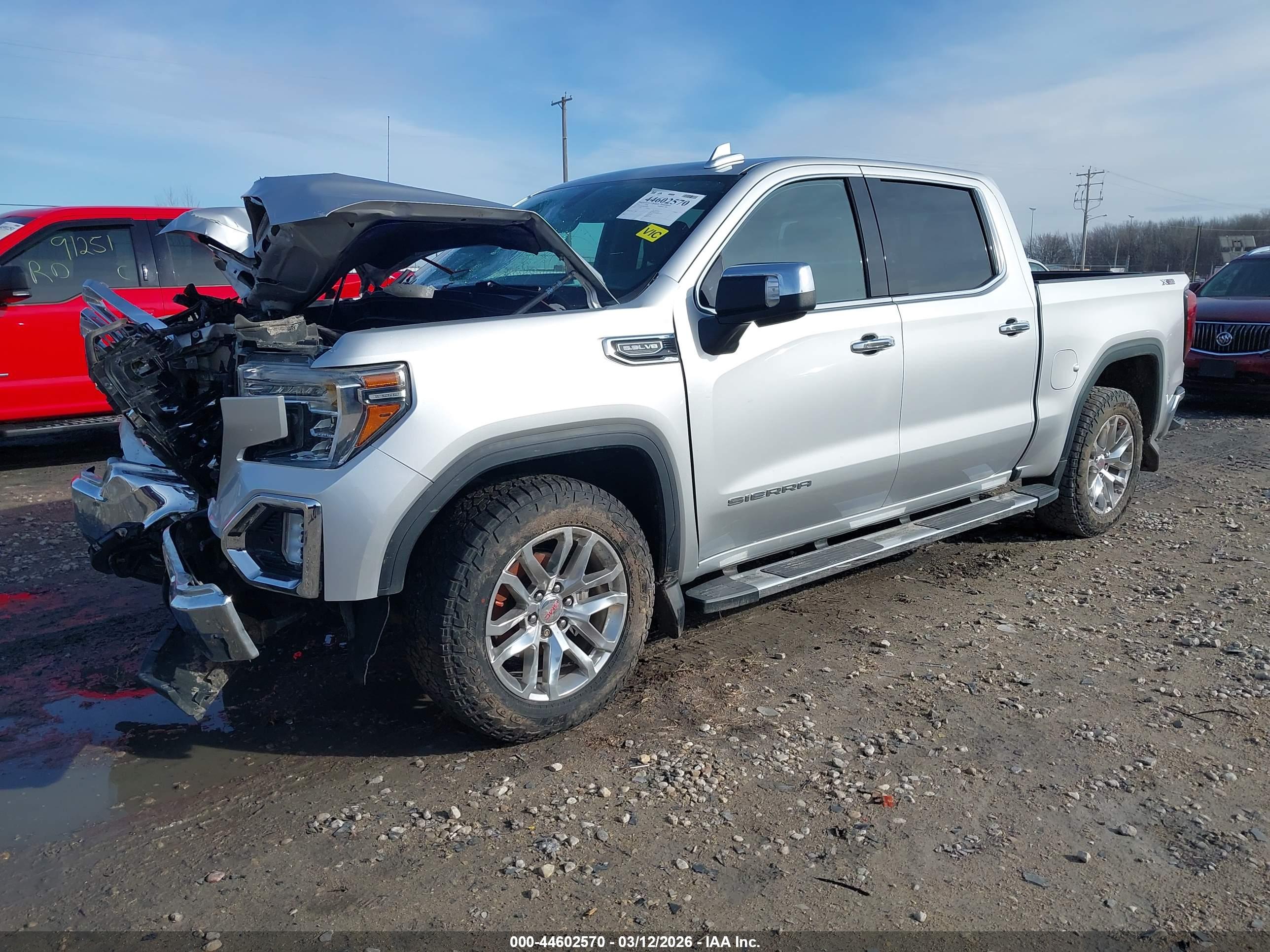 GMC SIERRA image 2