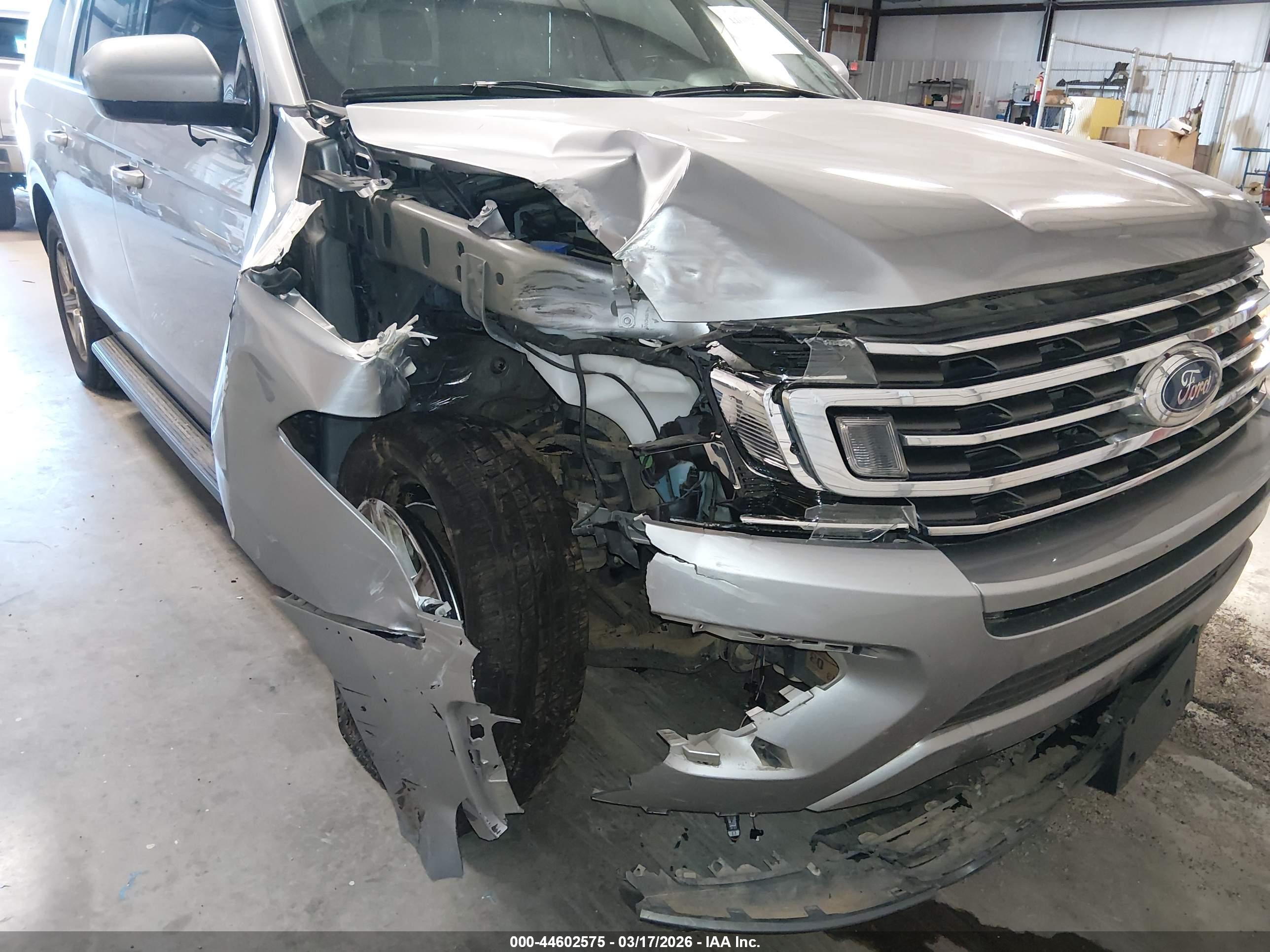 FORD EXPEDITION image 6