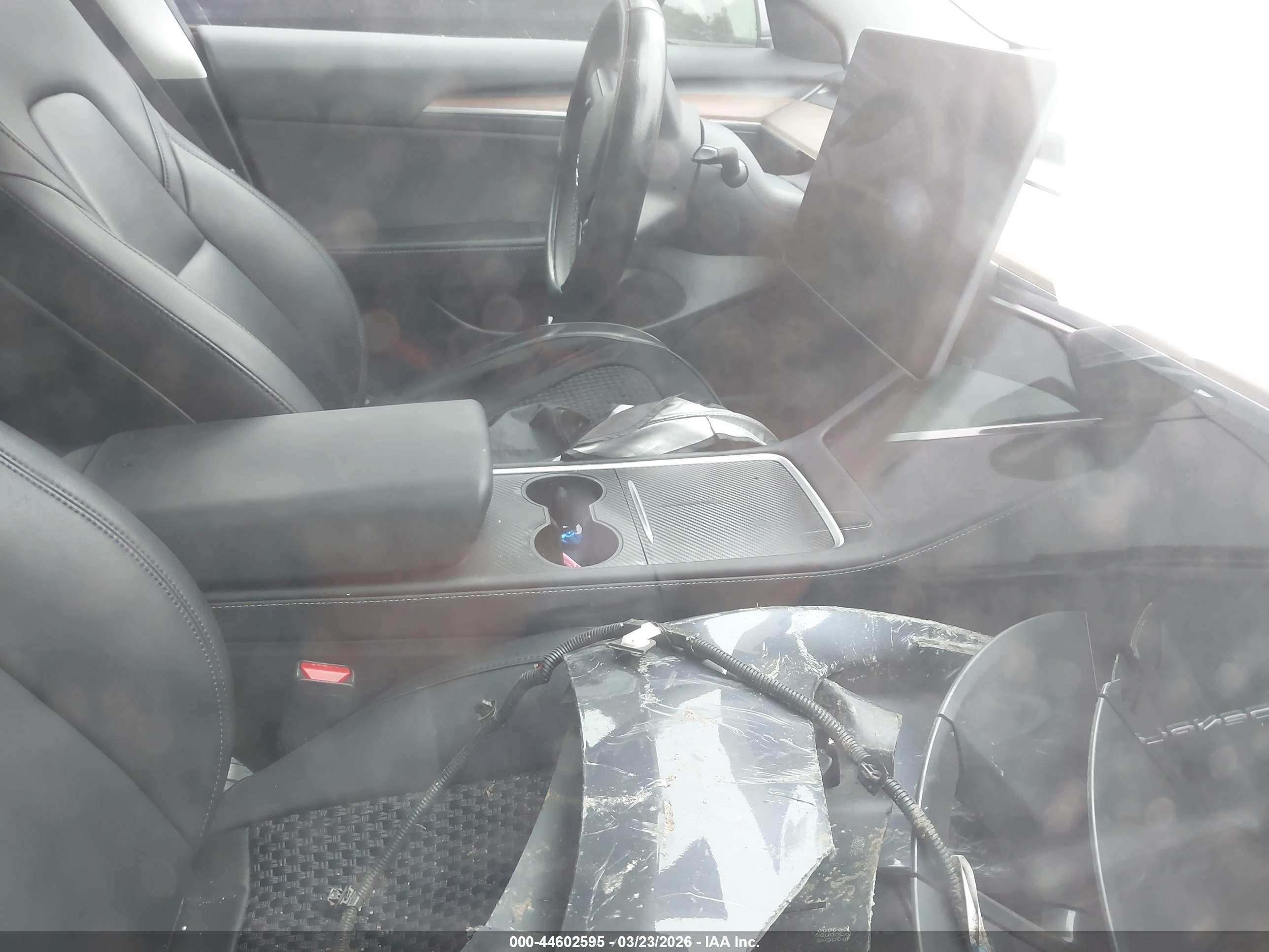 TESLA MODEL image 5