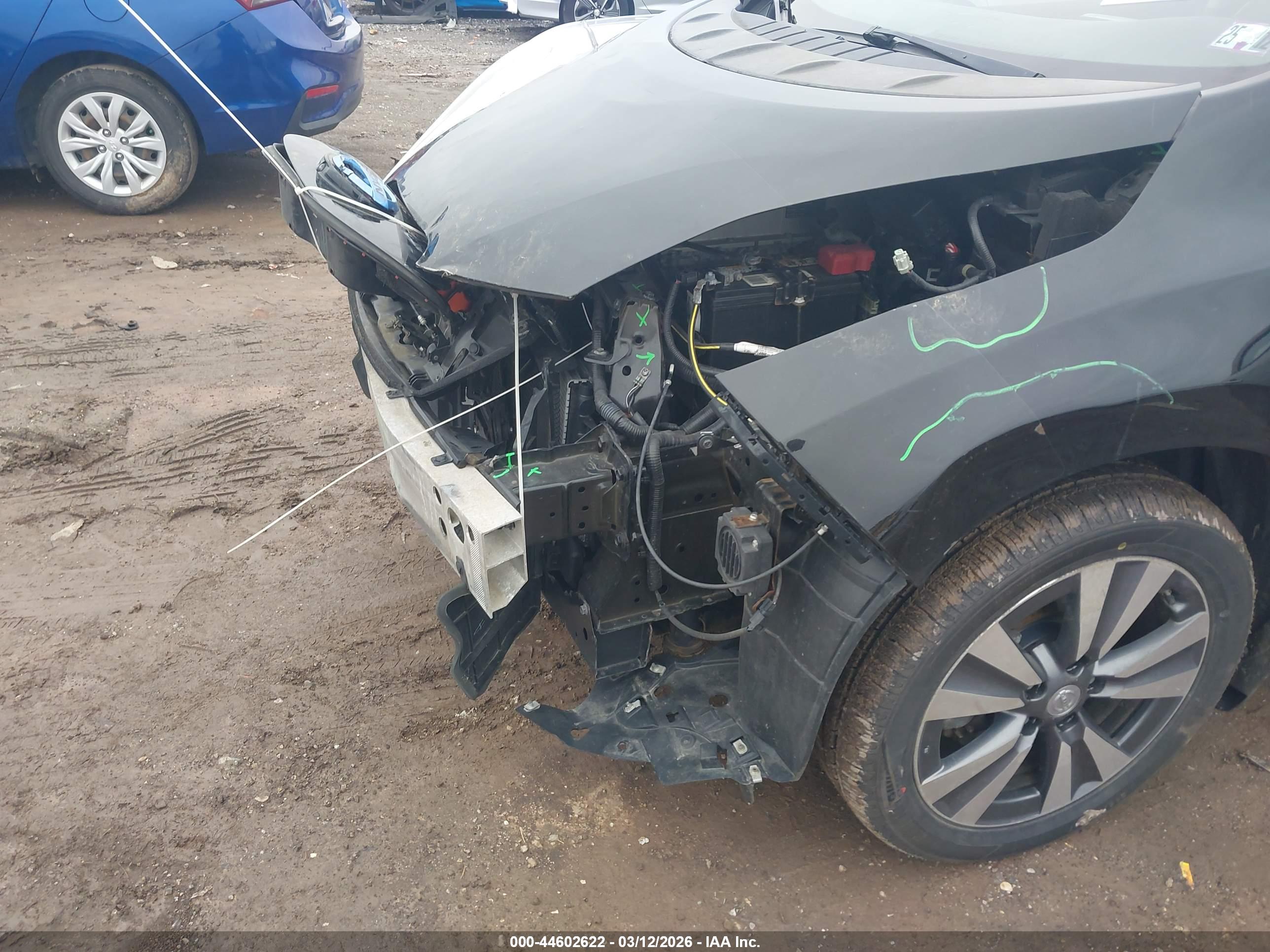 NISSAN LEAF image 6