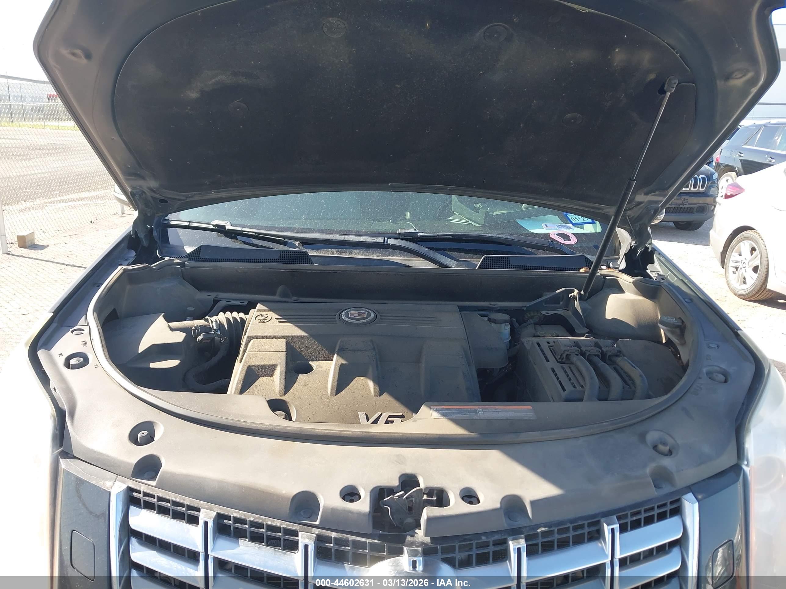 CADILLAC SRX image 10
