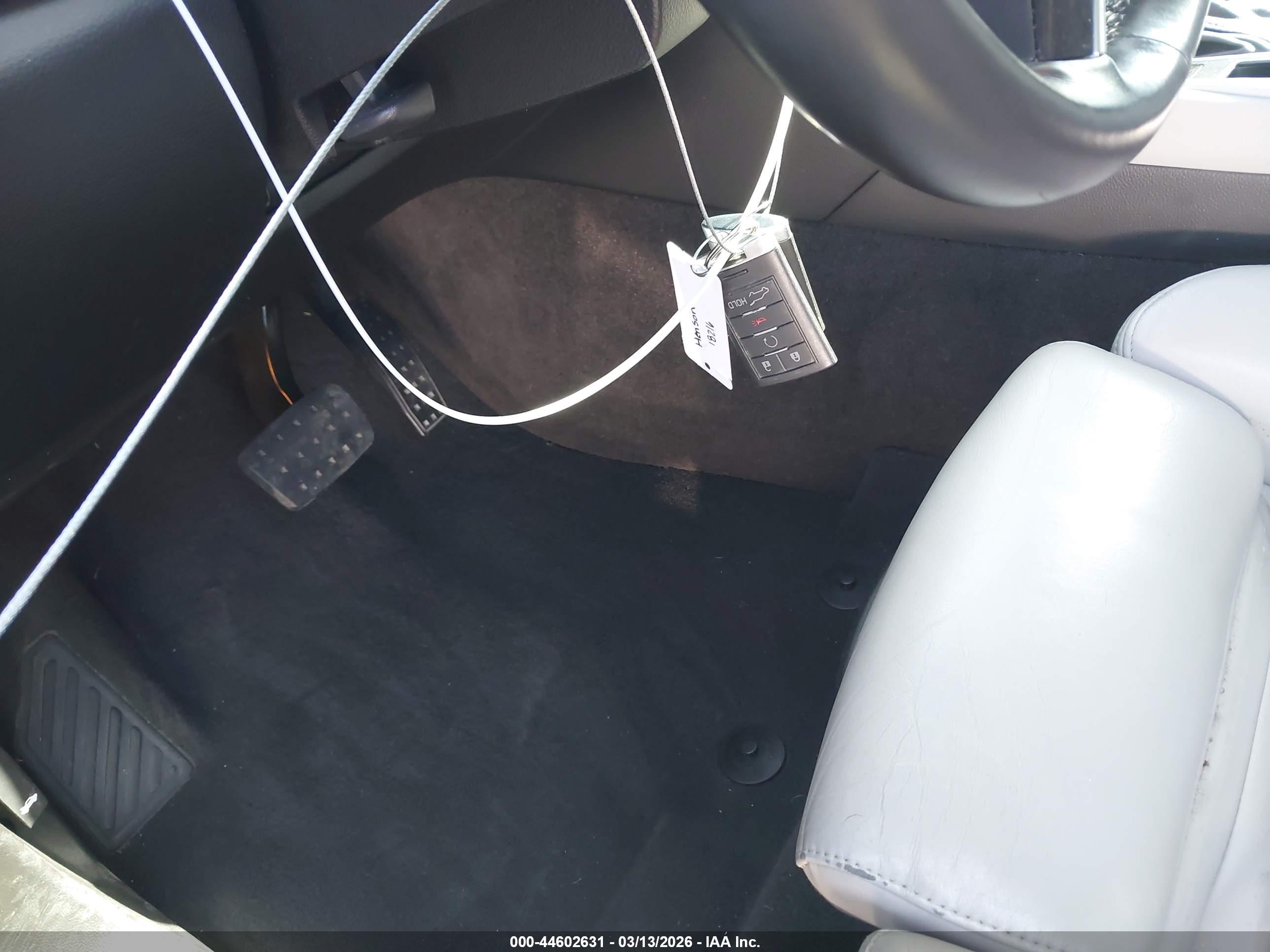 CADILLAC SRX image 11