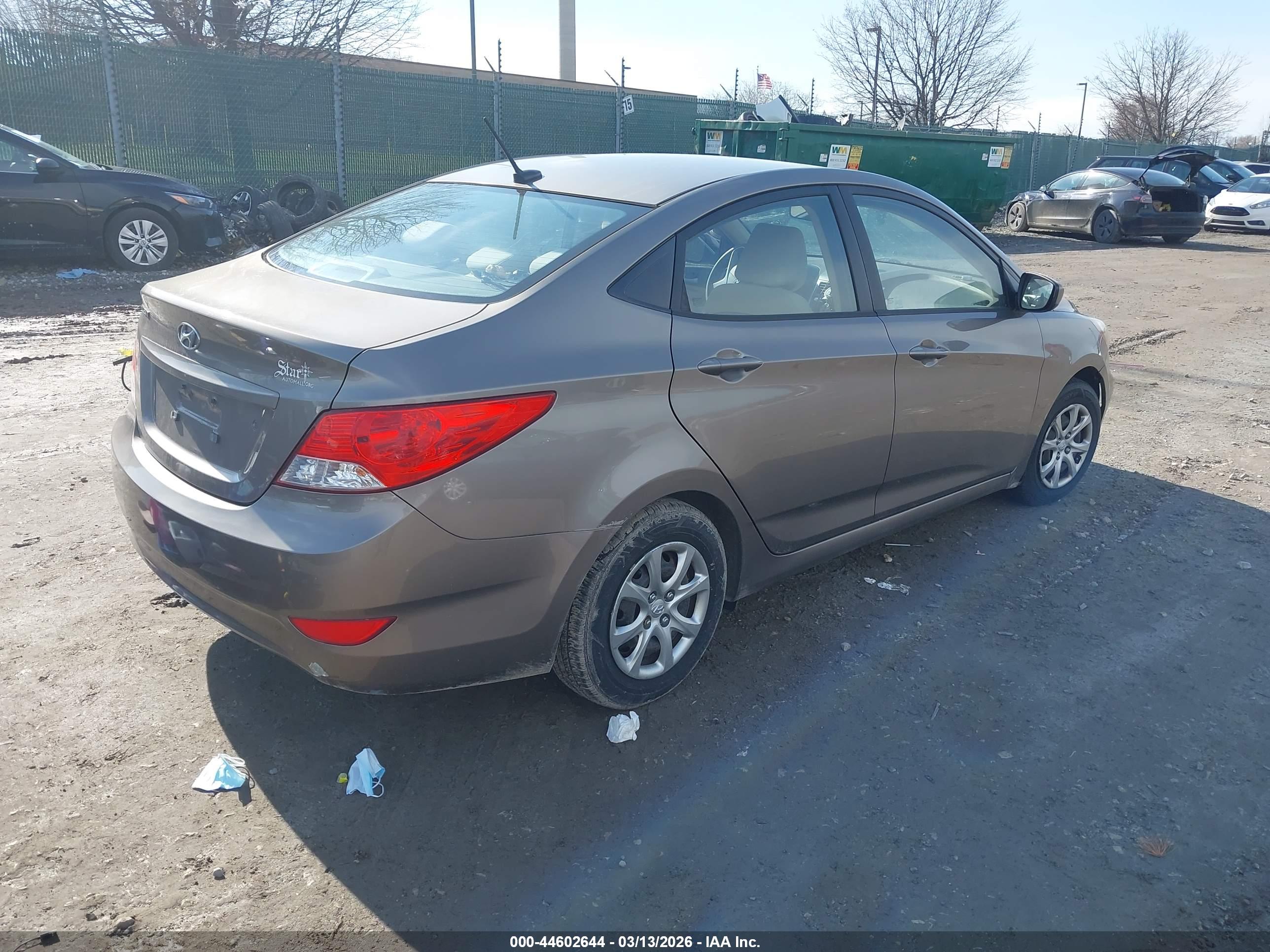 HYUNDAI ACCENT image 4