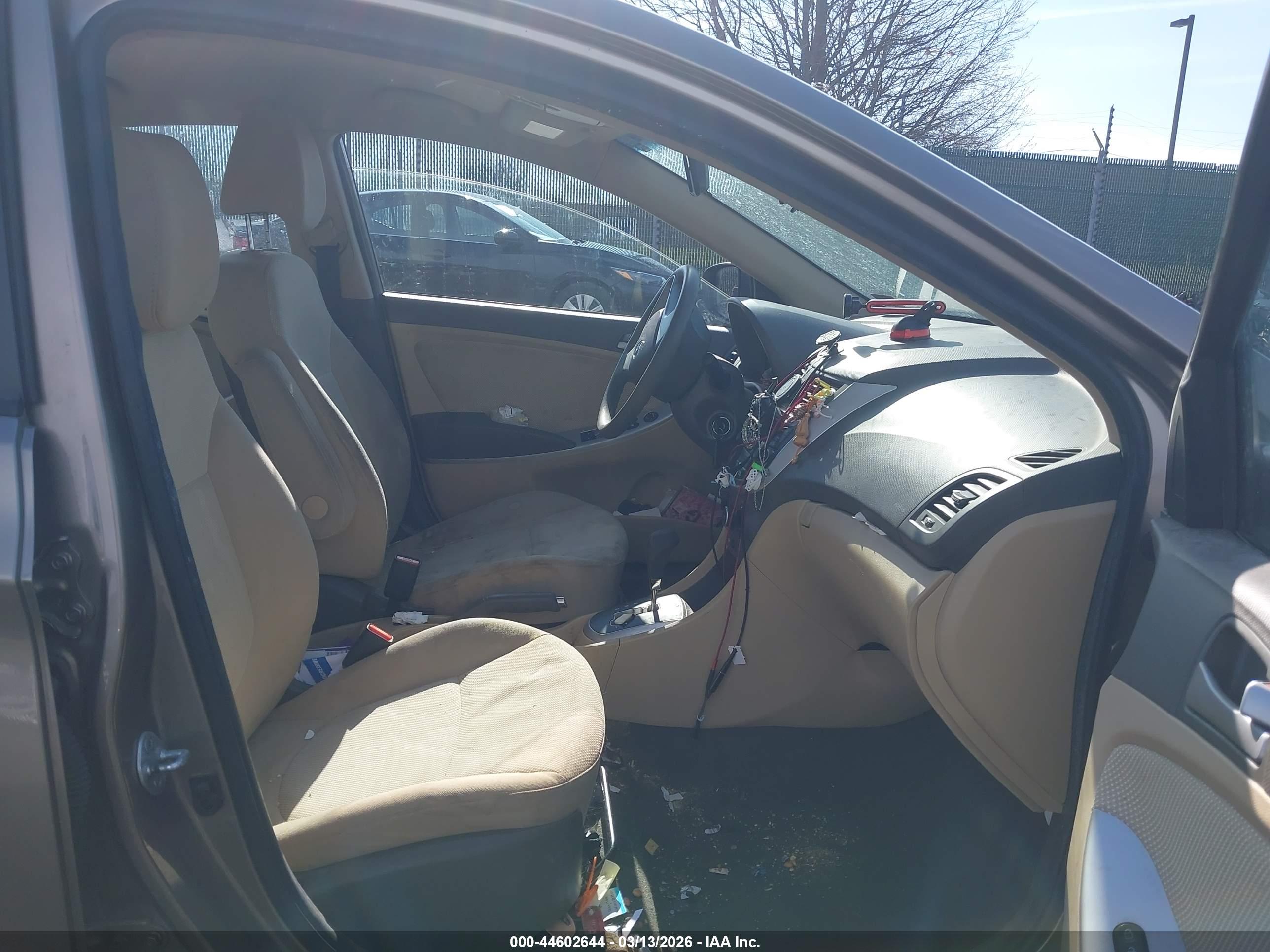HYUNDAI ACCENT image 5