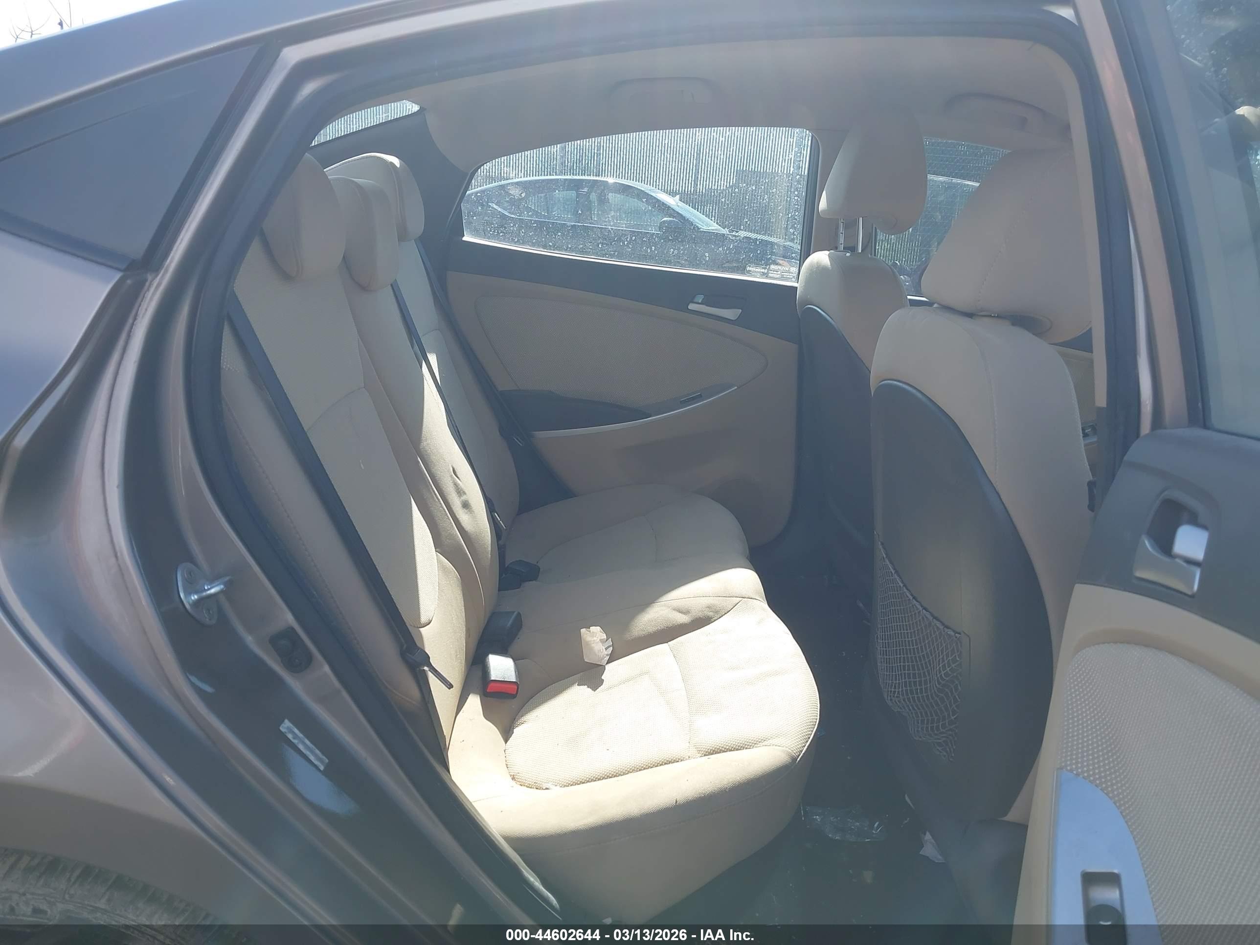 HYUNDAI ACCENT image 8