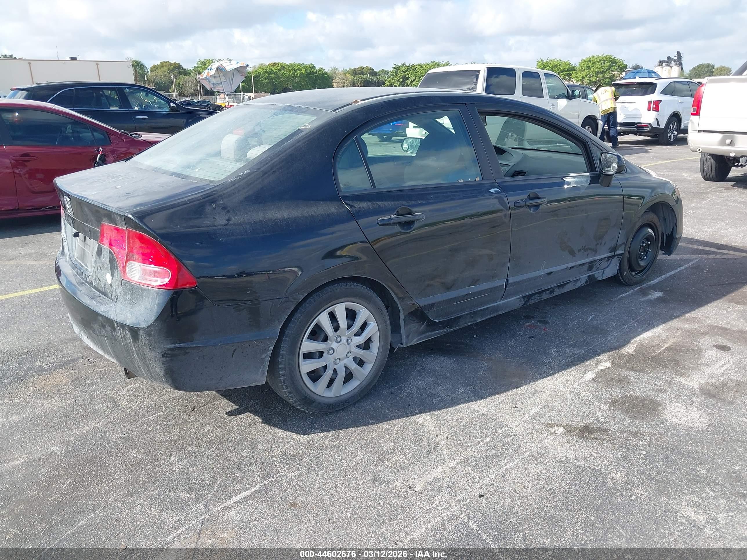 HONDA CIVIC image 4