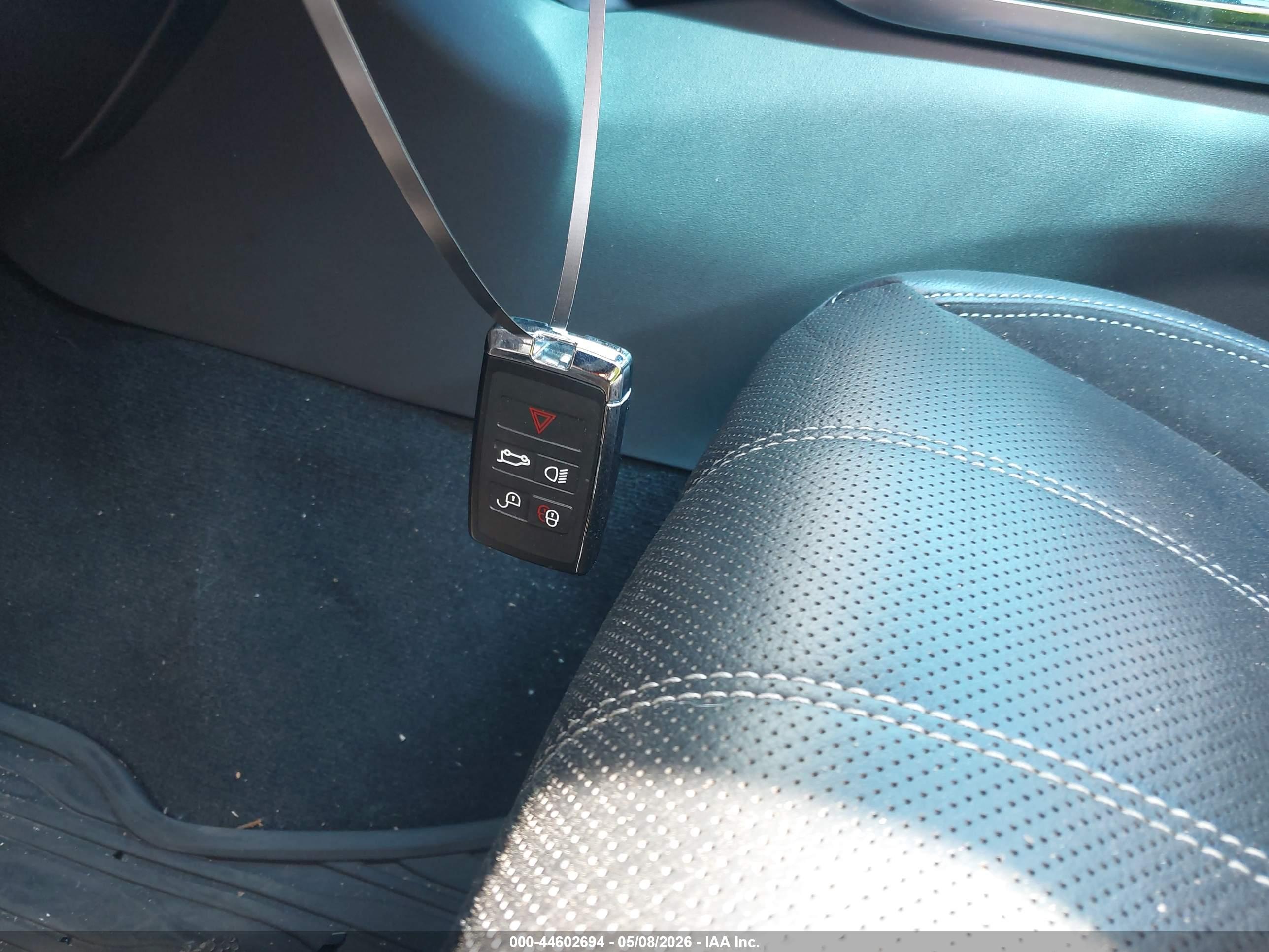 LAND ROVER image 11