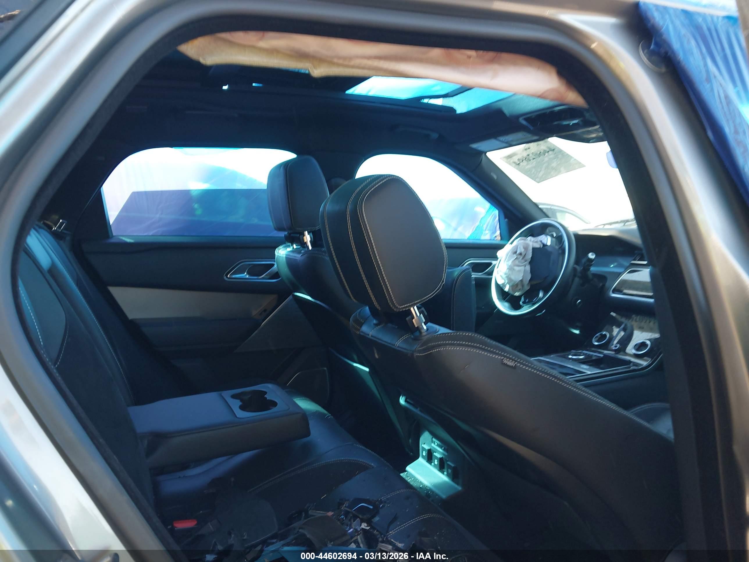 LAND ROVER image 8