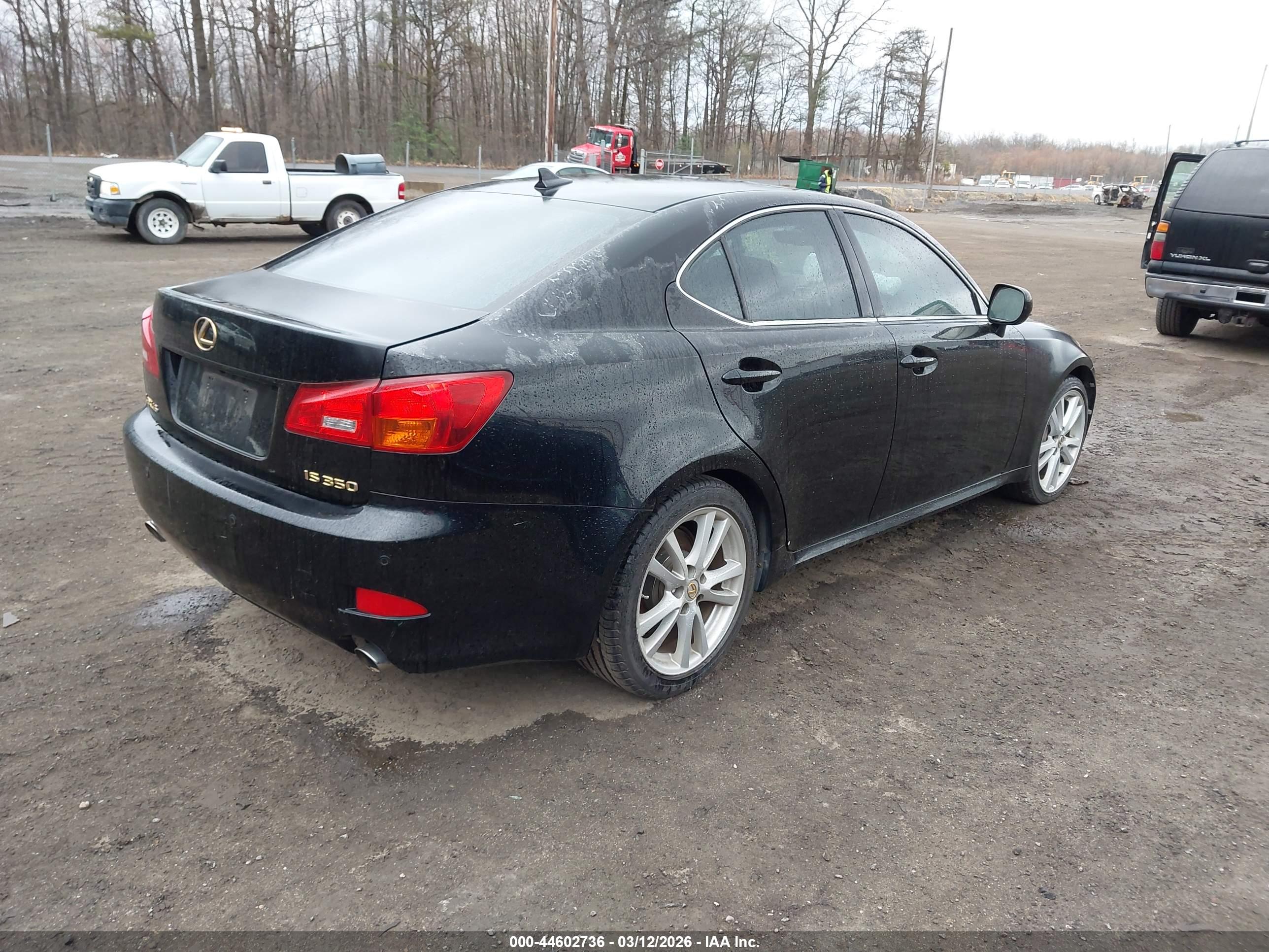 LEXUS IS image 4