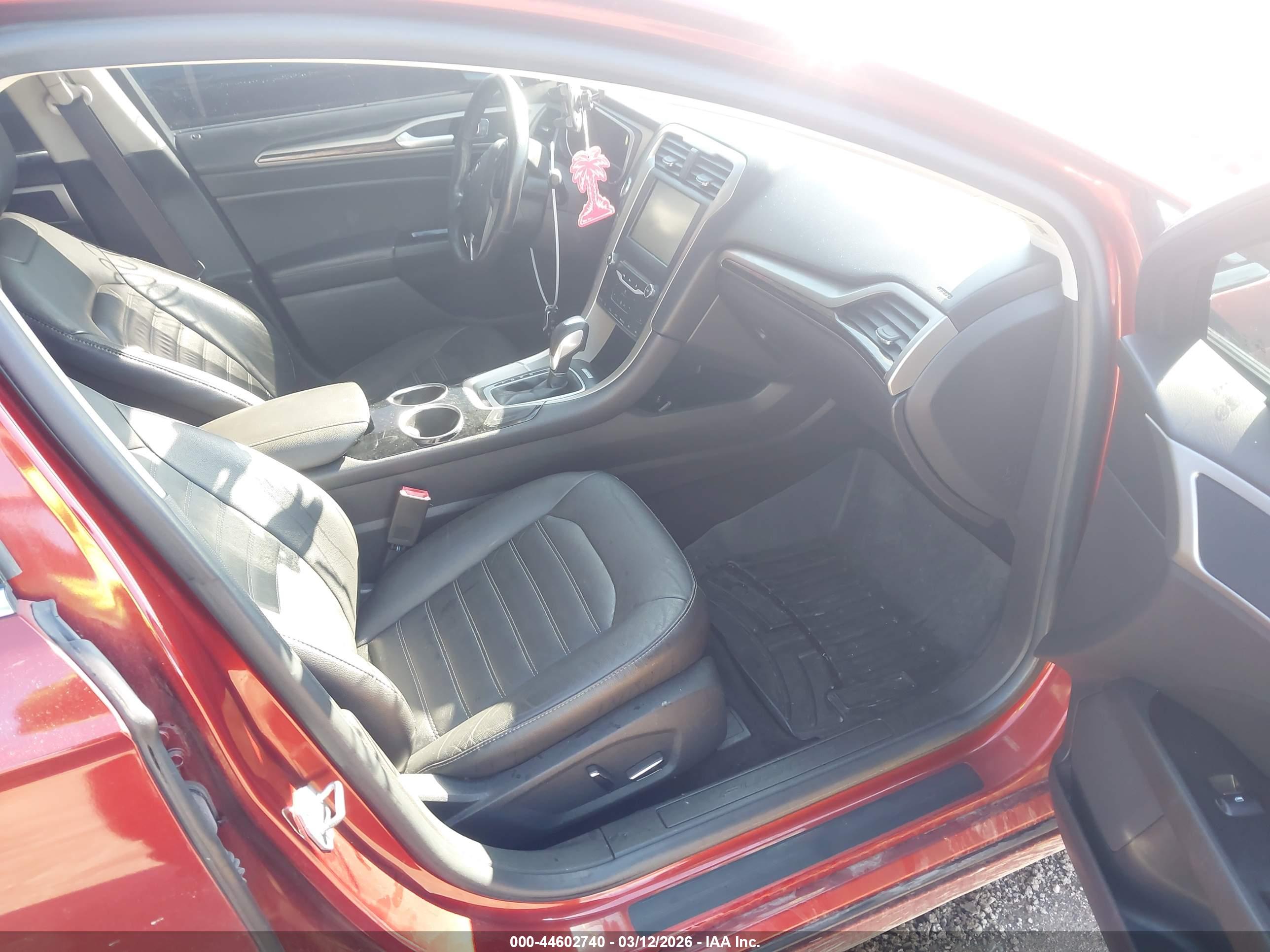 FORD FUSION image 5