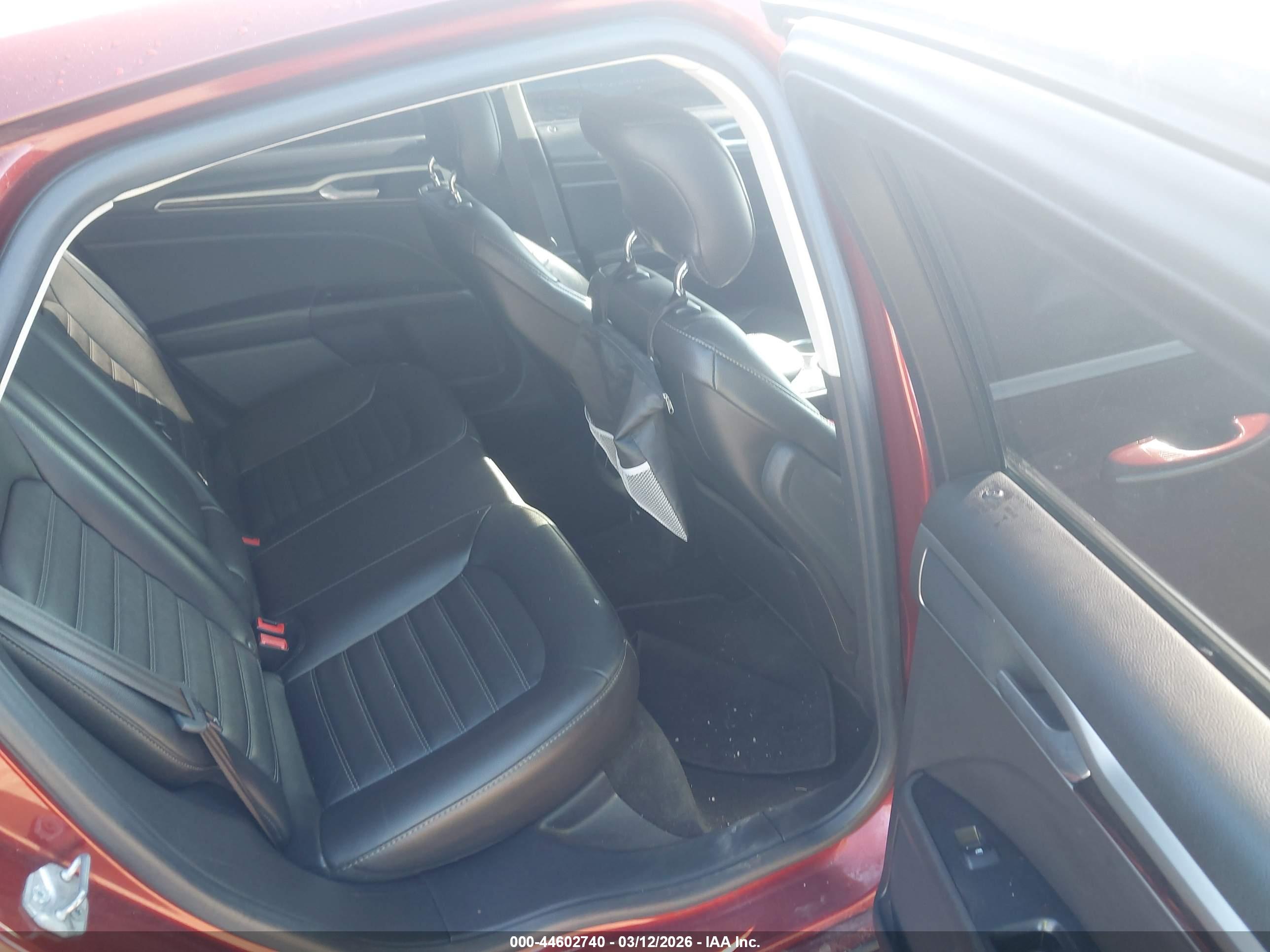 FORD FUSION image 8