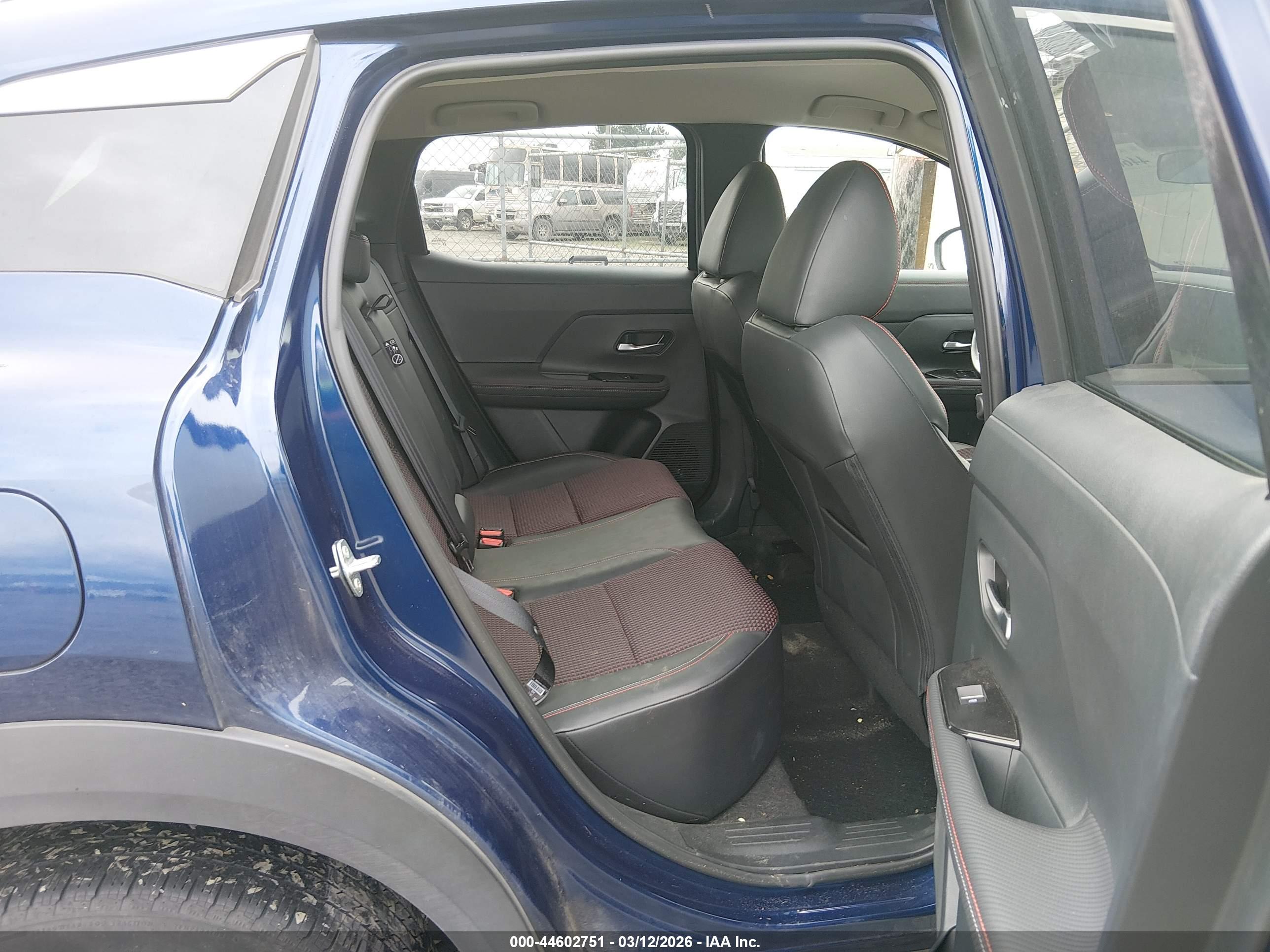 NISSAN KICKS image 8