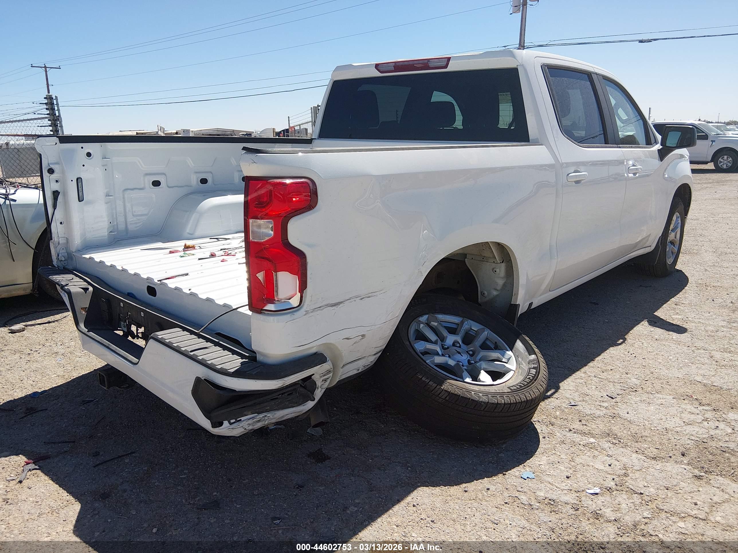 CHEVROLET SILVERADO image 6