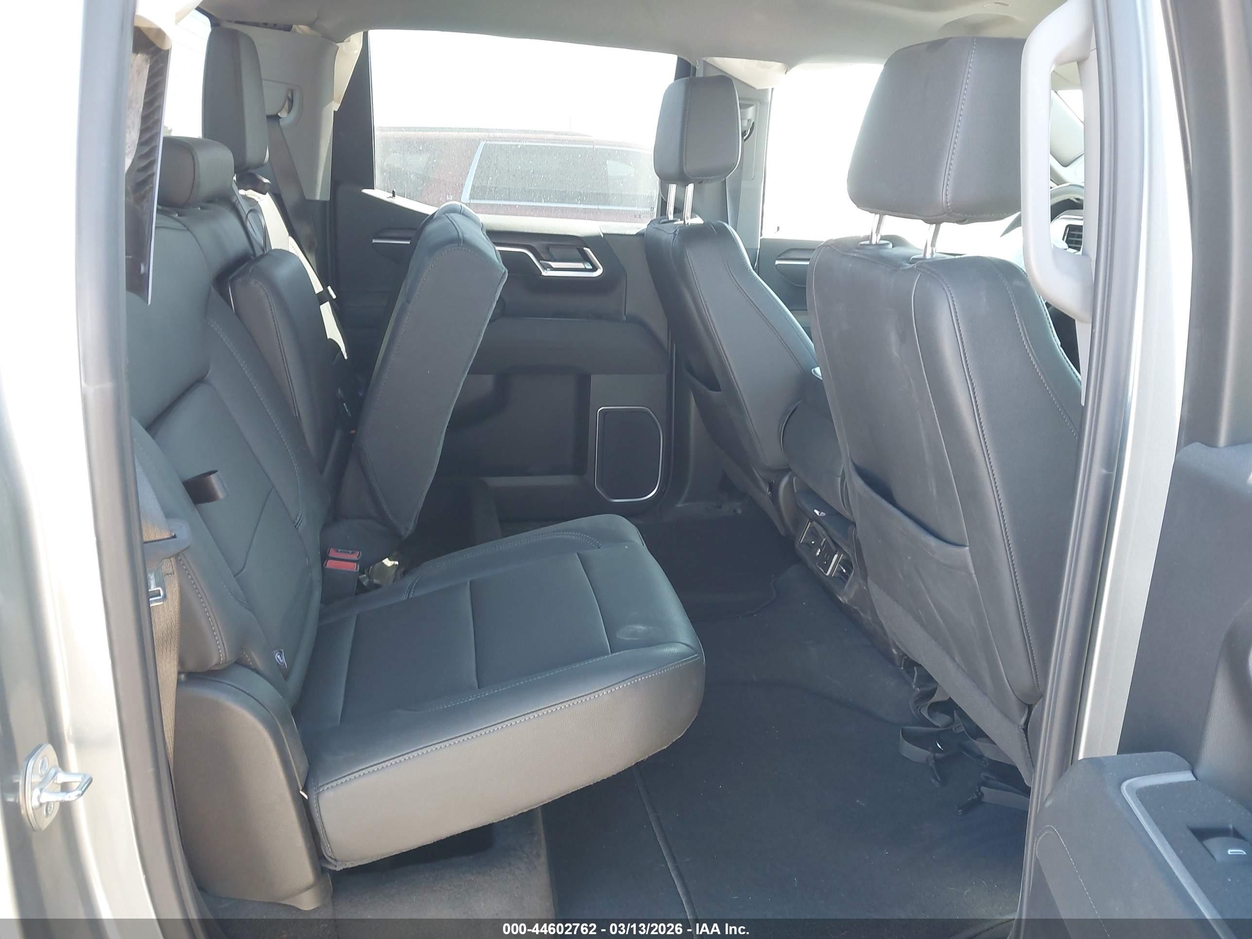 GMC SIERRA image 8