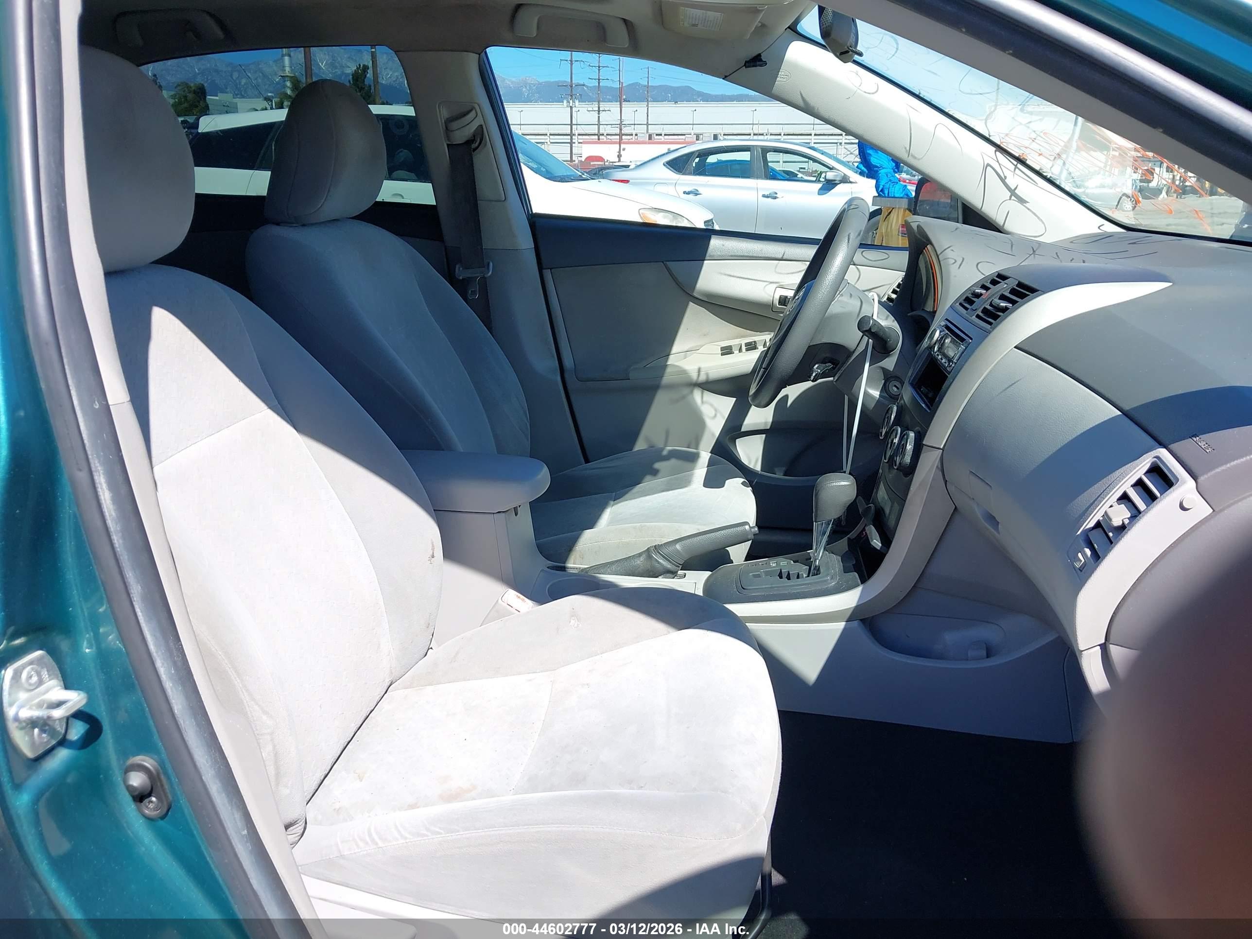 TOYOTA COROLLA image 5