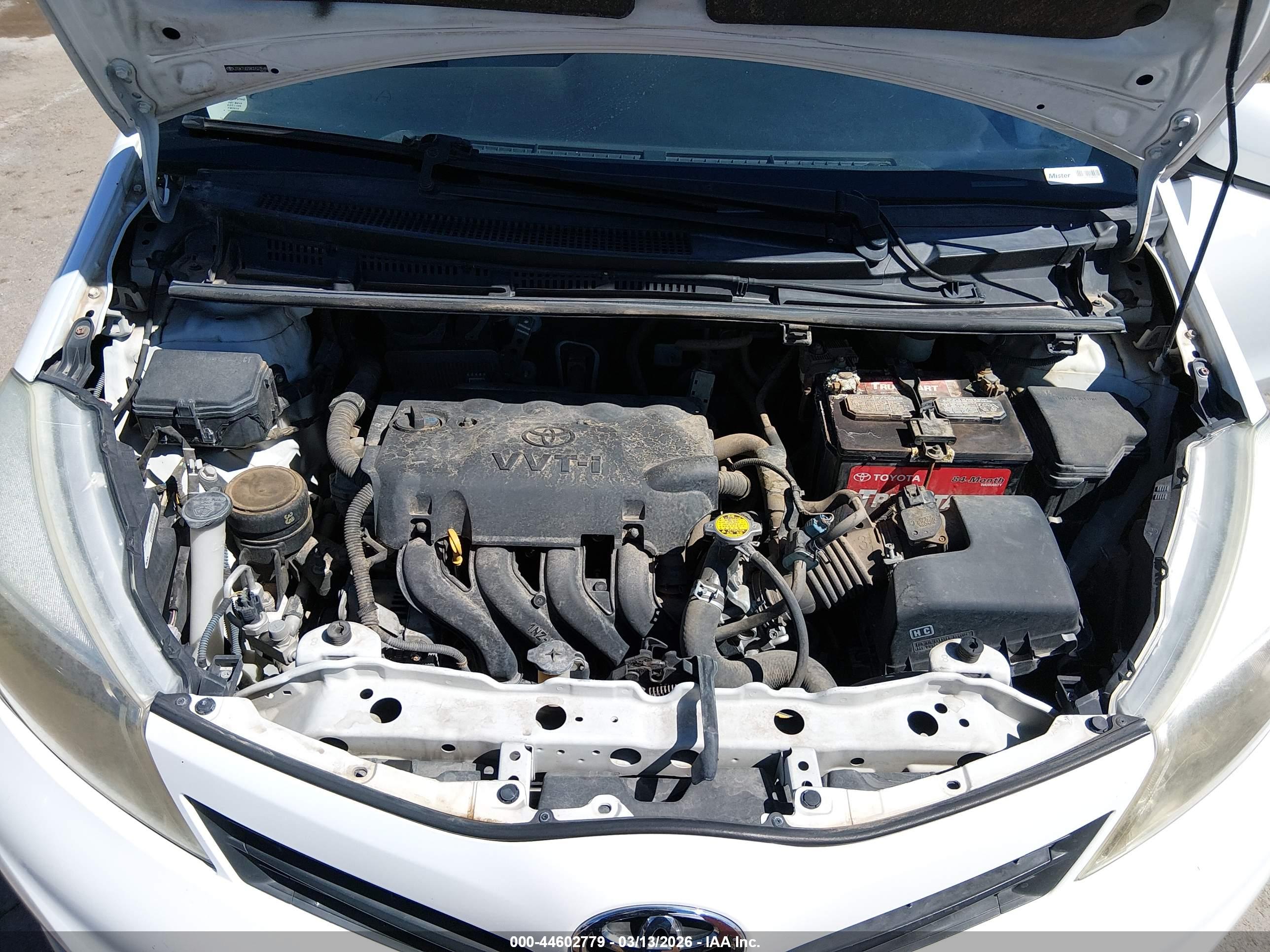 TOYOTA YARIS image 10