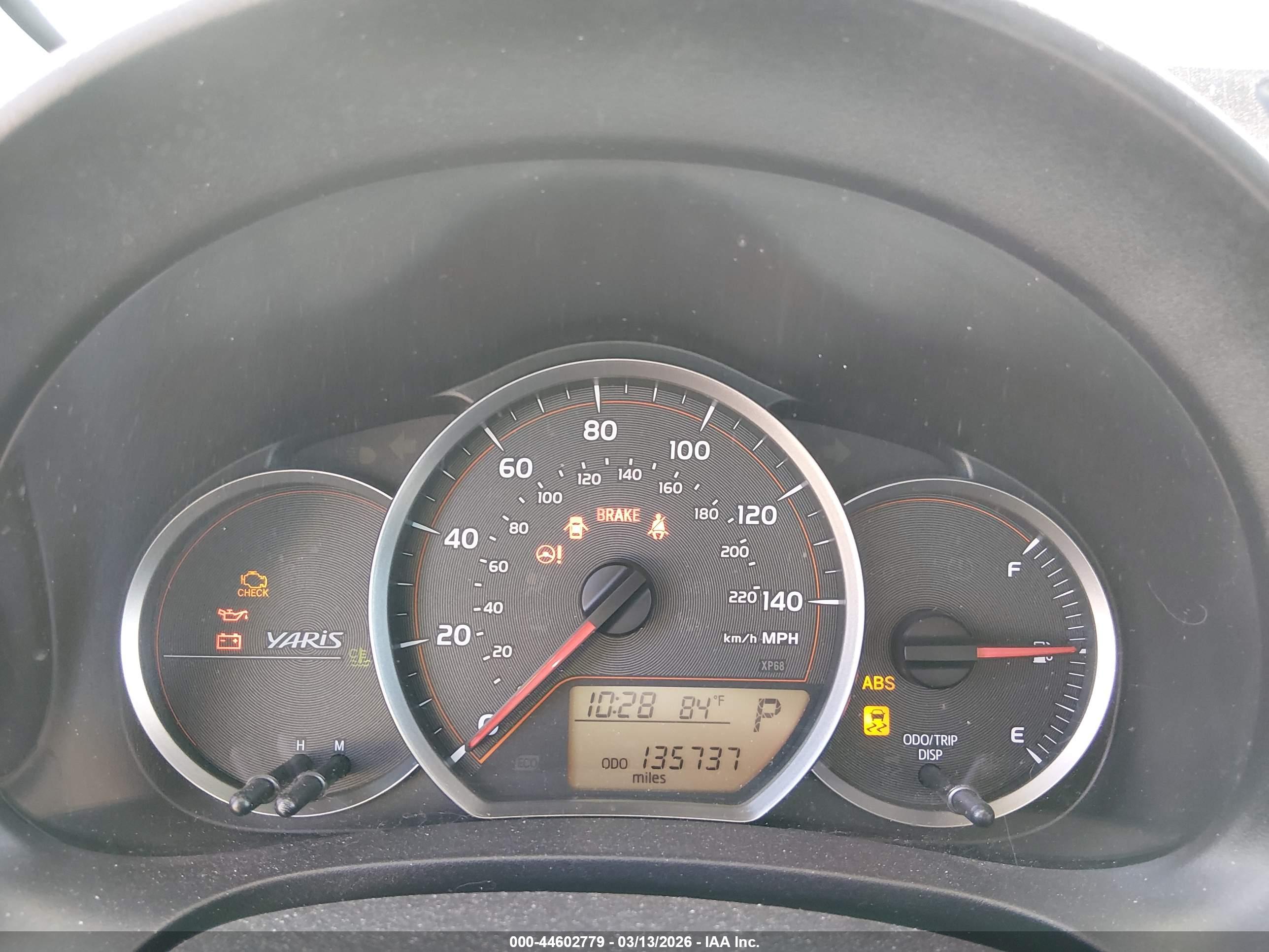 TOYOTA YARIS image 7