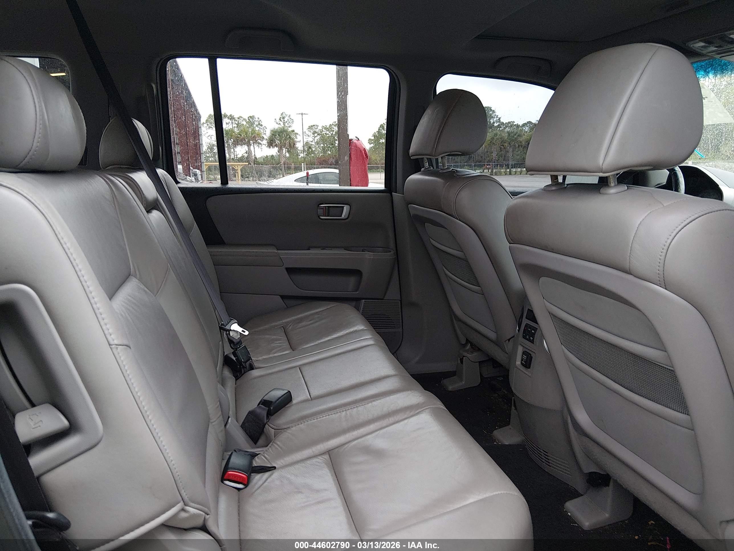 HONDA PILOT image 8