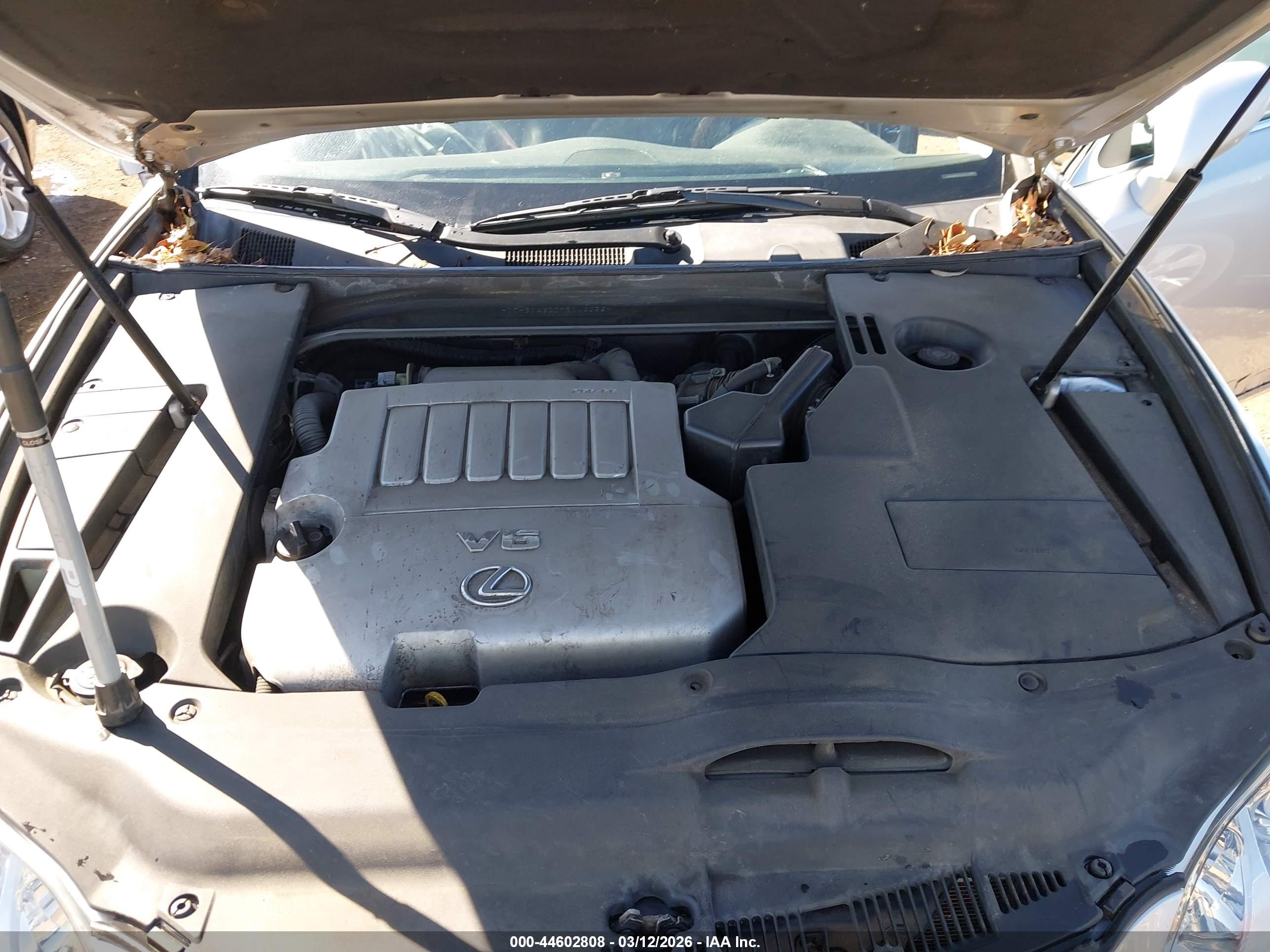 LEXUS ES image 10