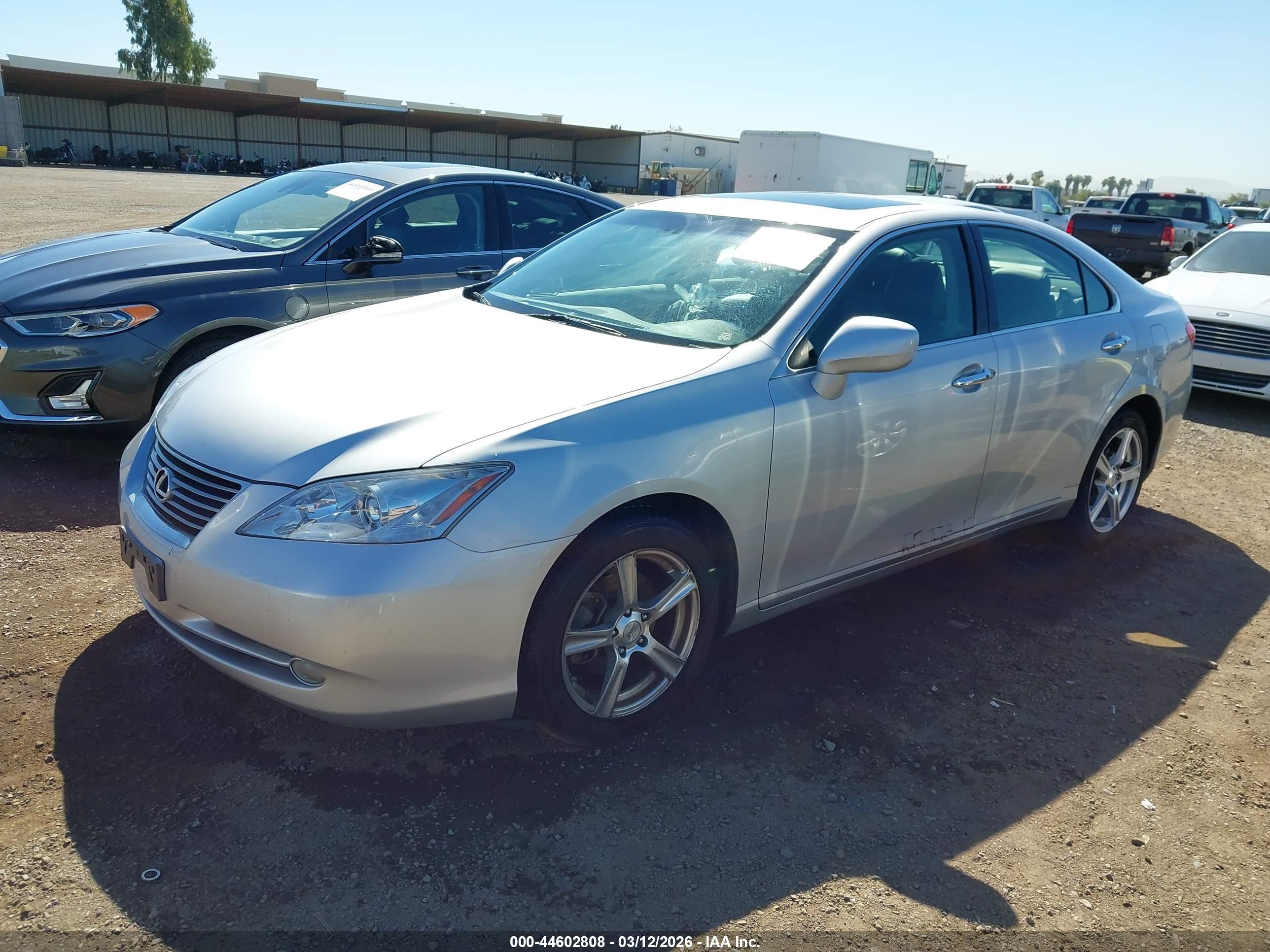 LEXUS ES image 2