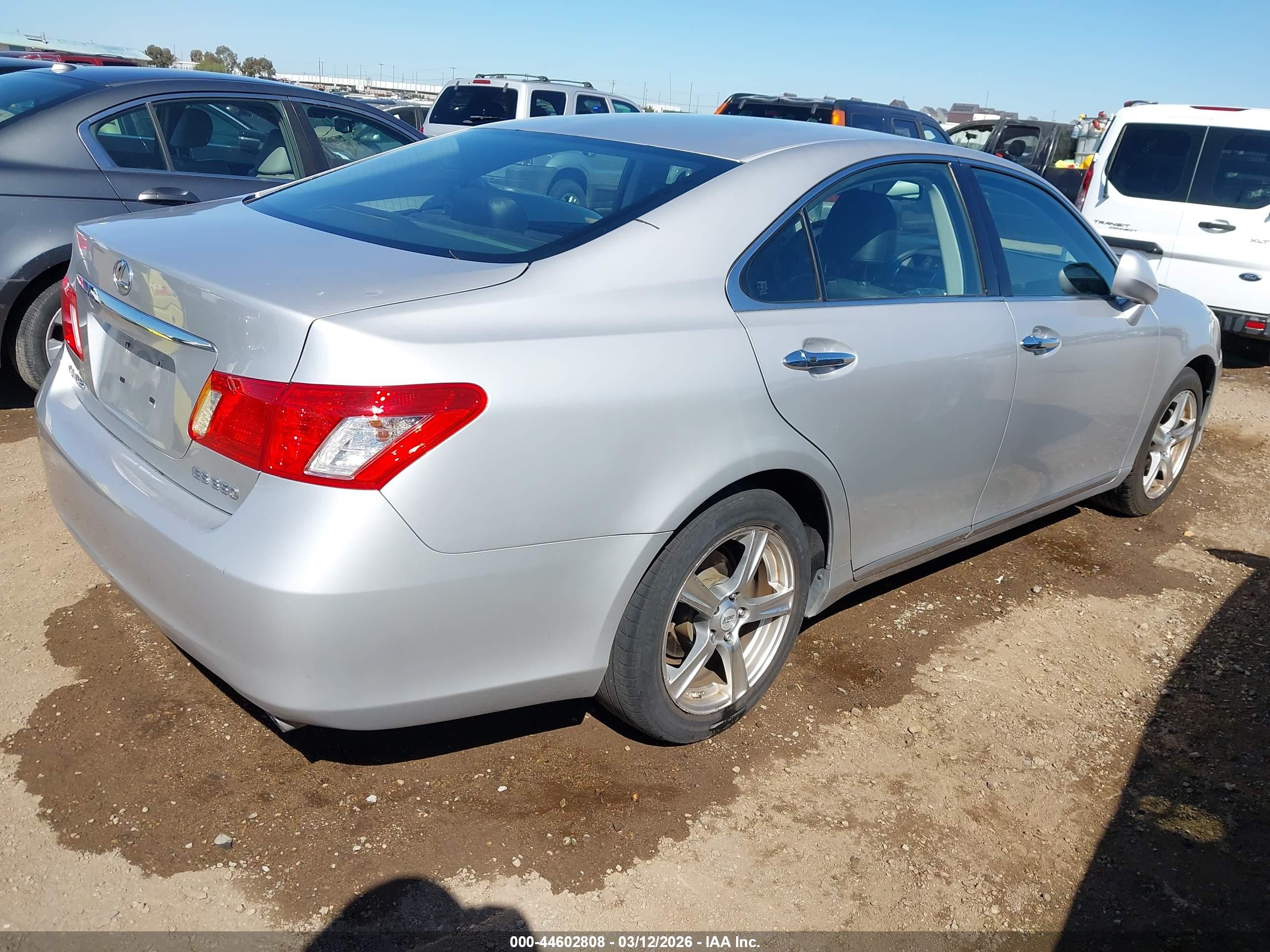 LEXUS ES image 4