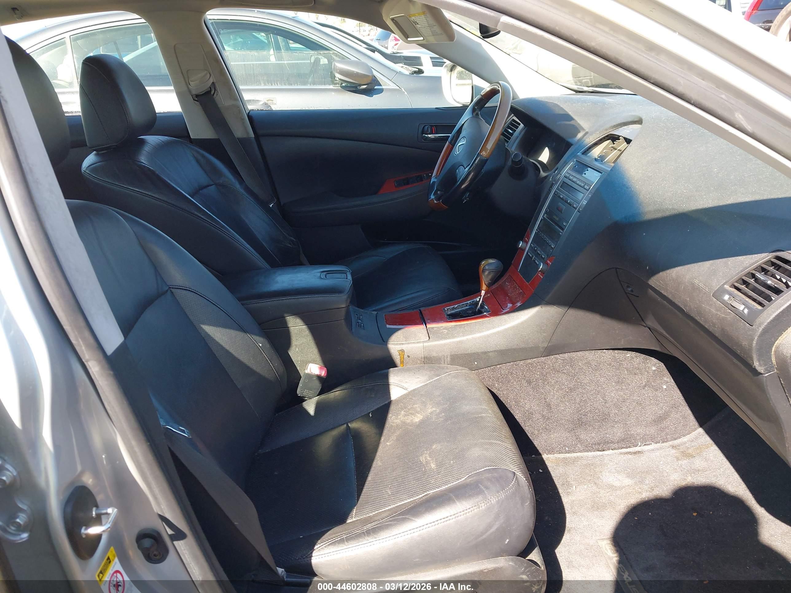 LEXUS ES image 5