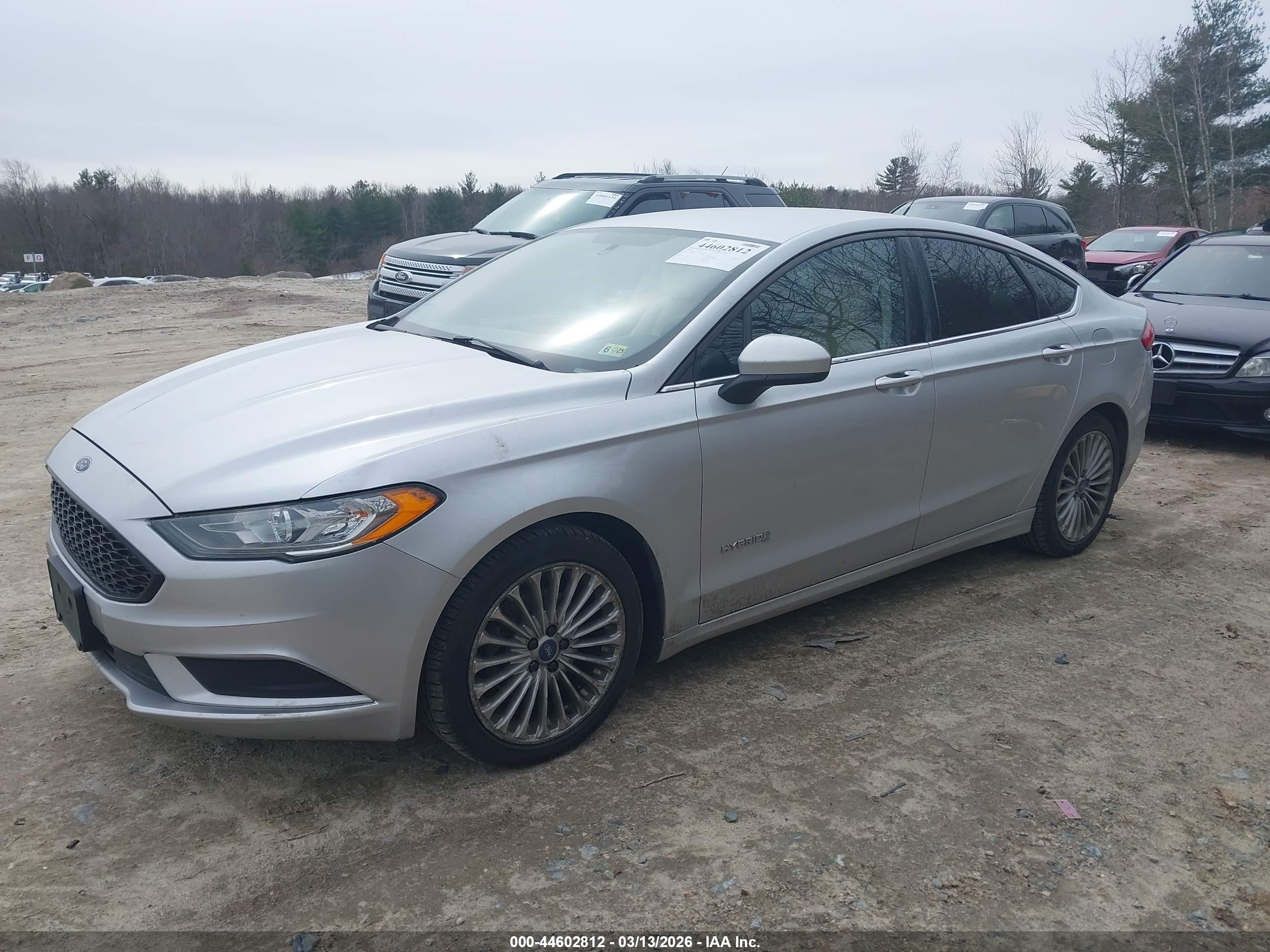 FORD FUSION image 2